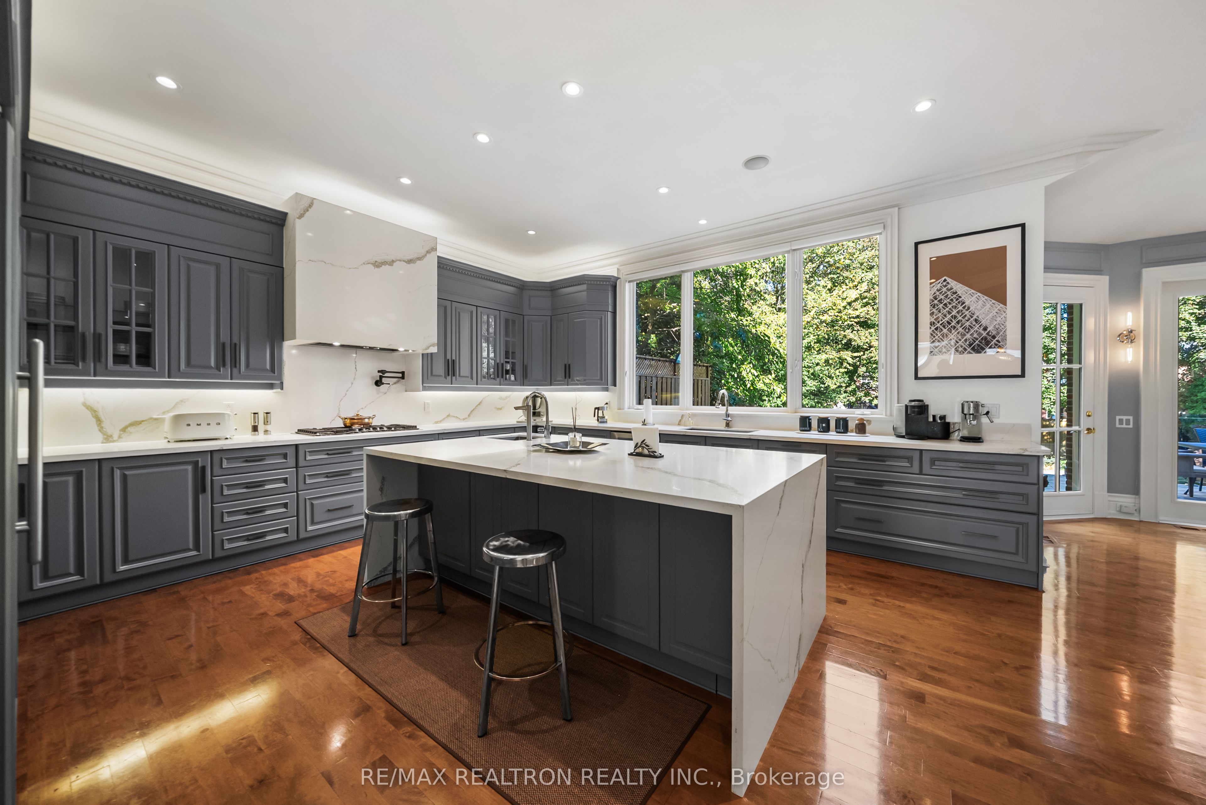 100 Owen Boulevard Property Photo 19
