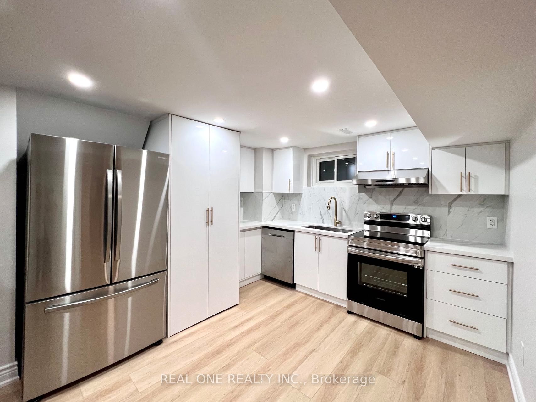 65 Dewlane Drive W Property Photo 1