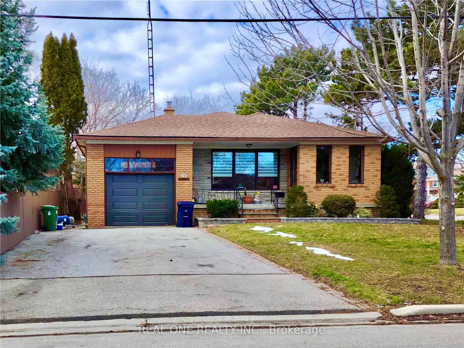 65 Dewlane Drive W Property Photo 8