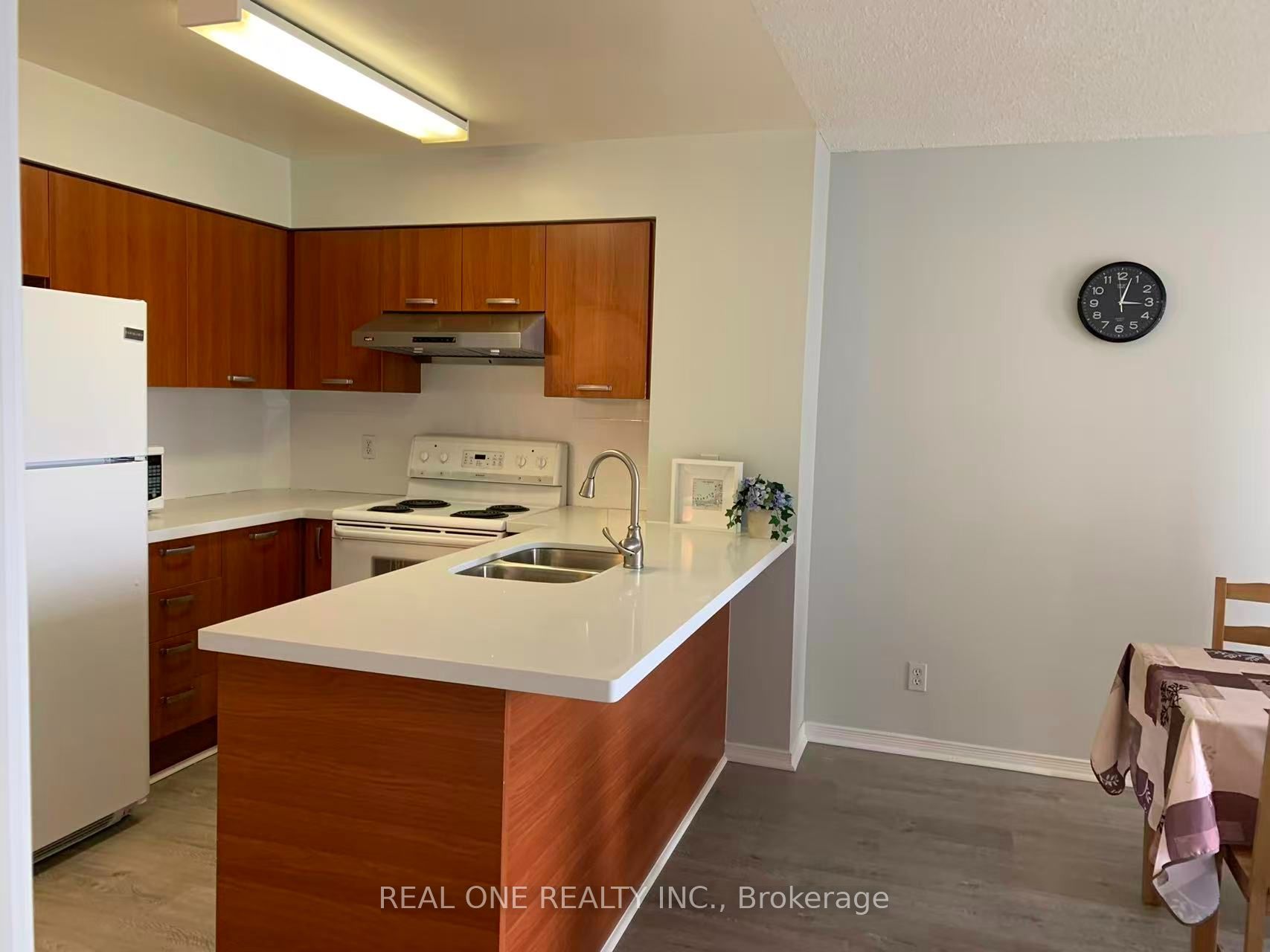 55 Harrison Garden Boulevard 1003 Property Photo 4