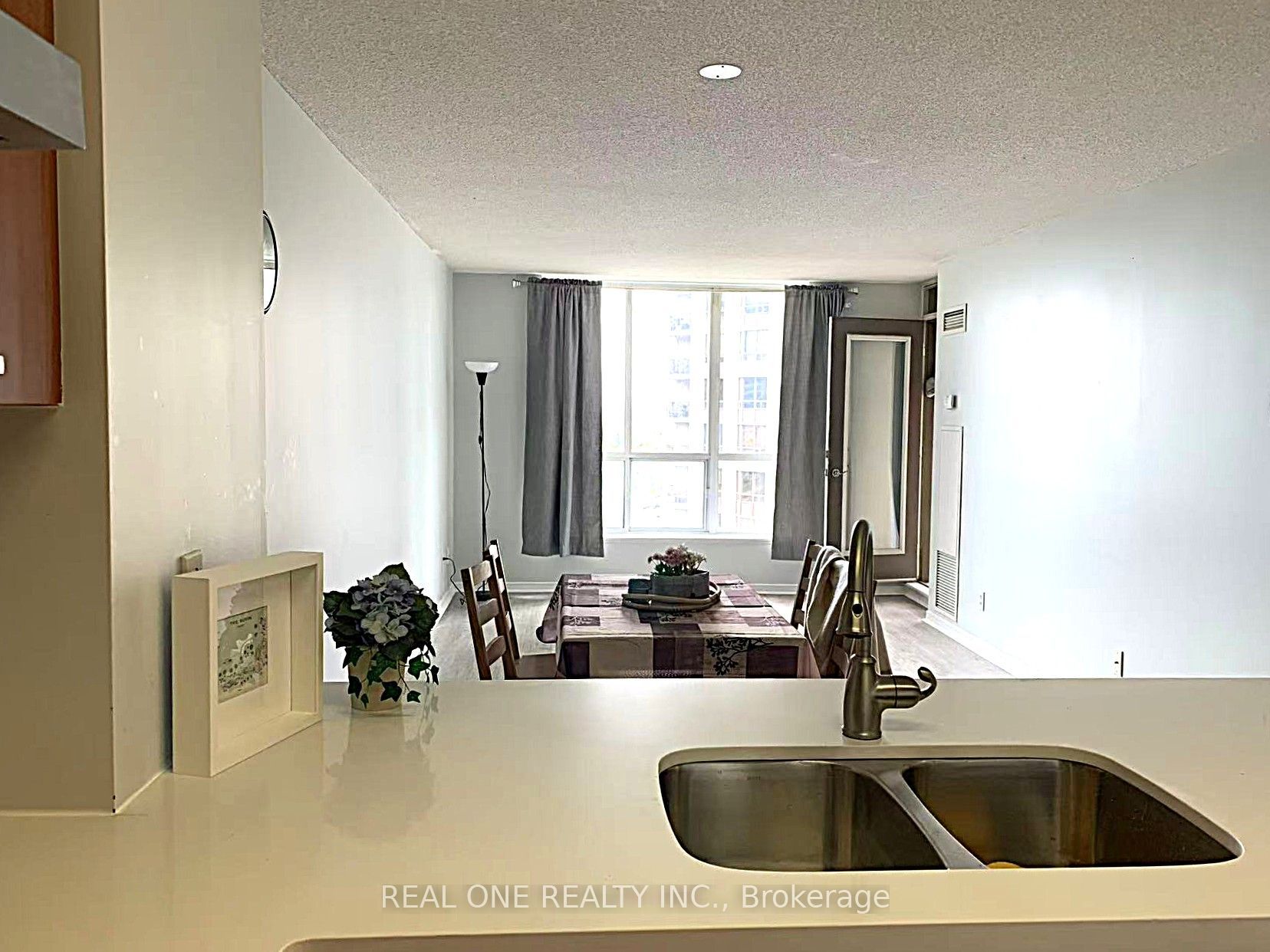 55 Harrison Garden Boulevard 1003 Property Photo 6