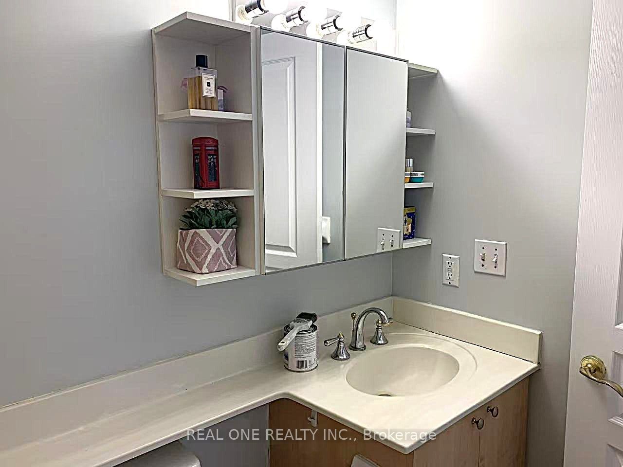 55 Harrison Garden Boulevard 1003 Property Photo 9