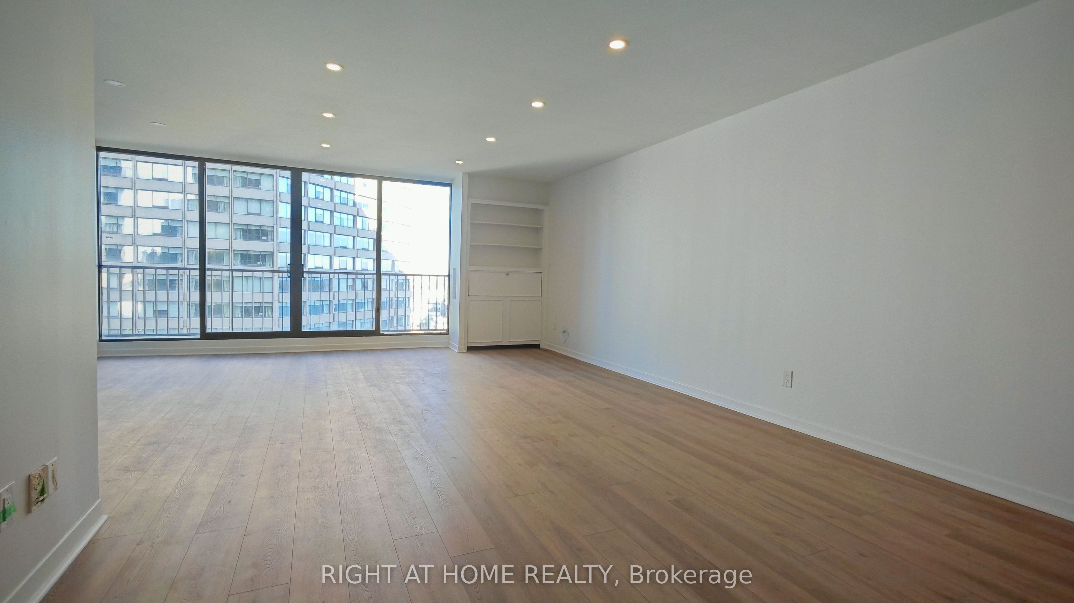 33 Harbour Square 2434 Property Photo 1