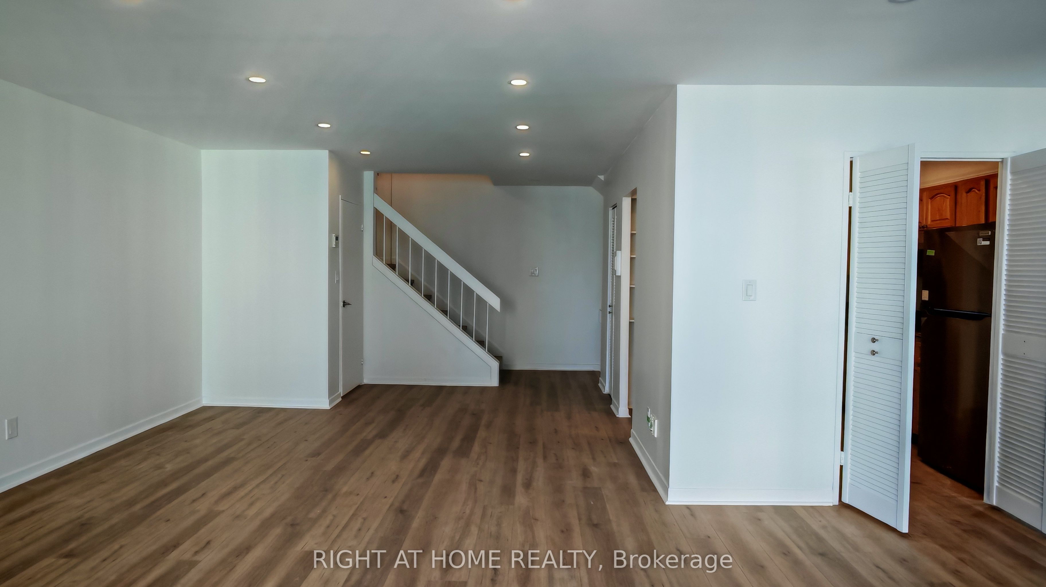 33 Harbour Square 2434 Property Photo 2