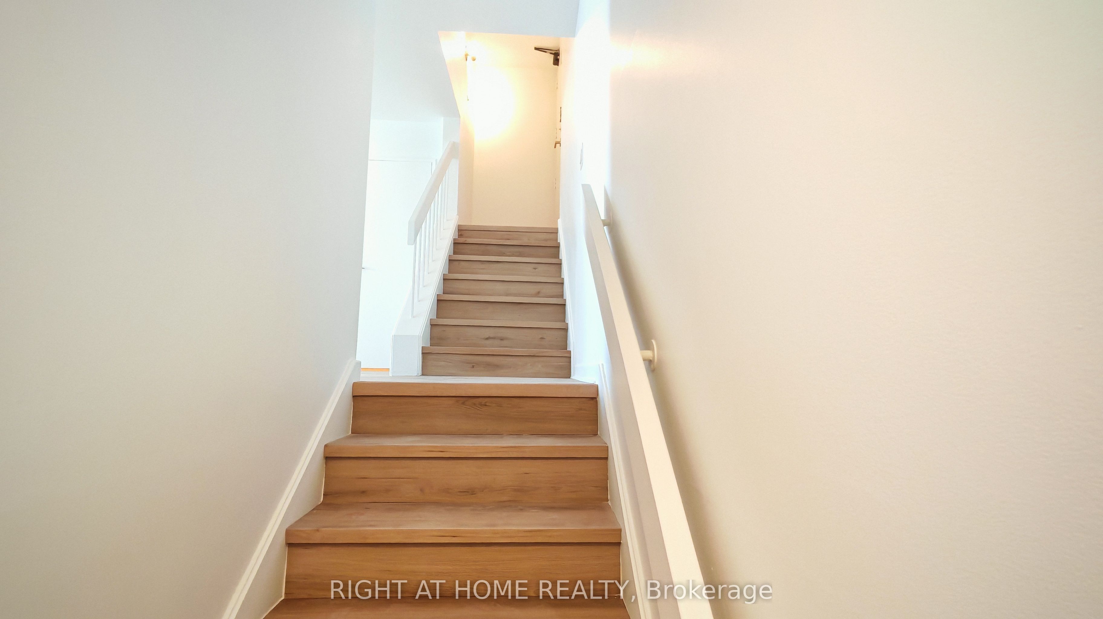 33 Harbour Square 2434 Property Photo 6