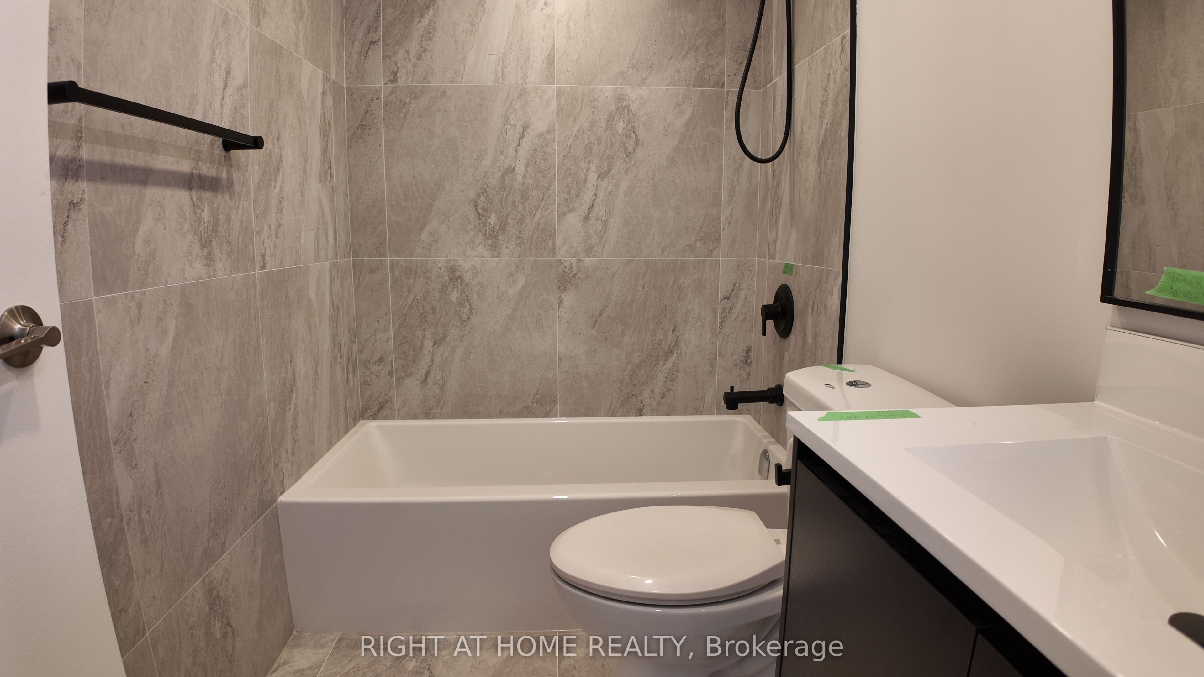 33 Harbour Square 2434 Property Photo 8