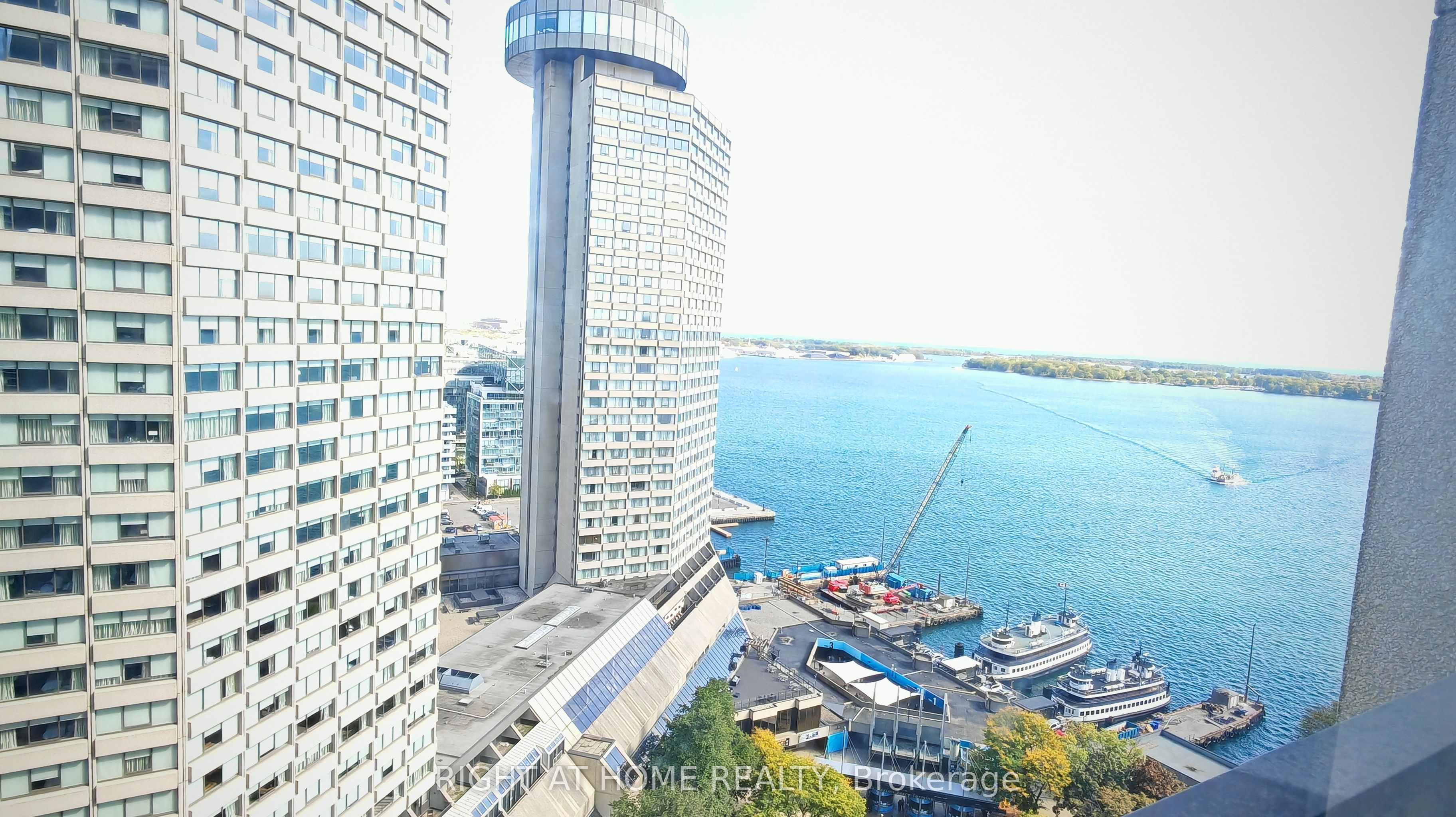 33 Harbour Square 2434 Property Photo 9