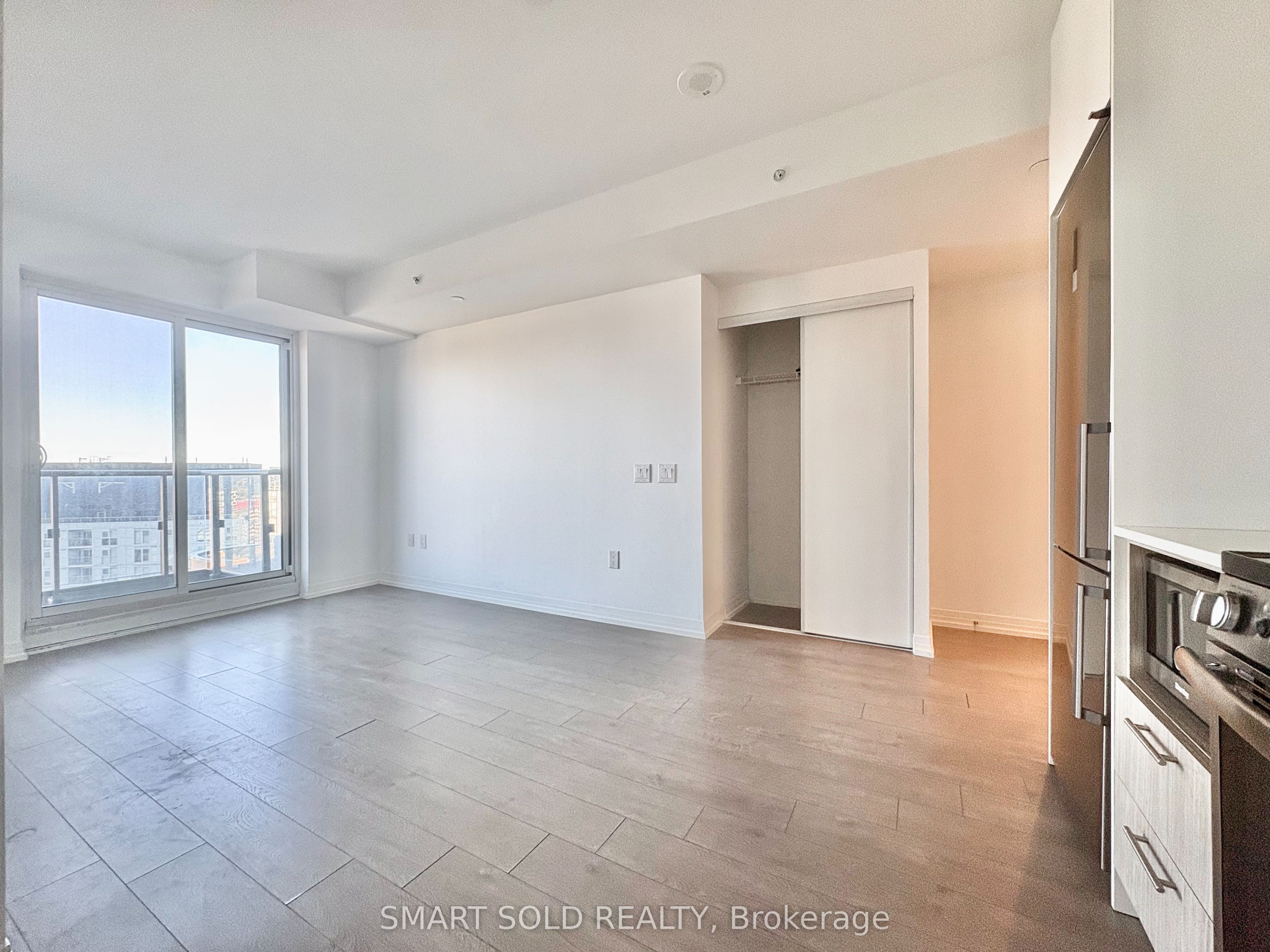 251 Jarvis Street 2213 Property Photo 4