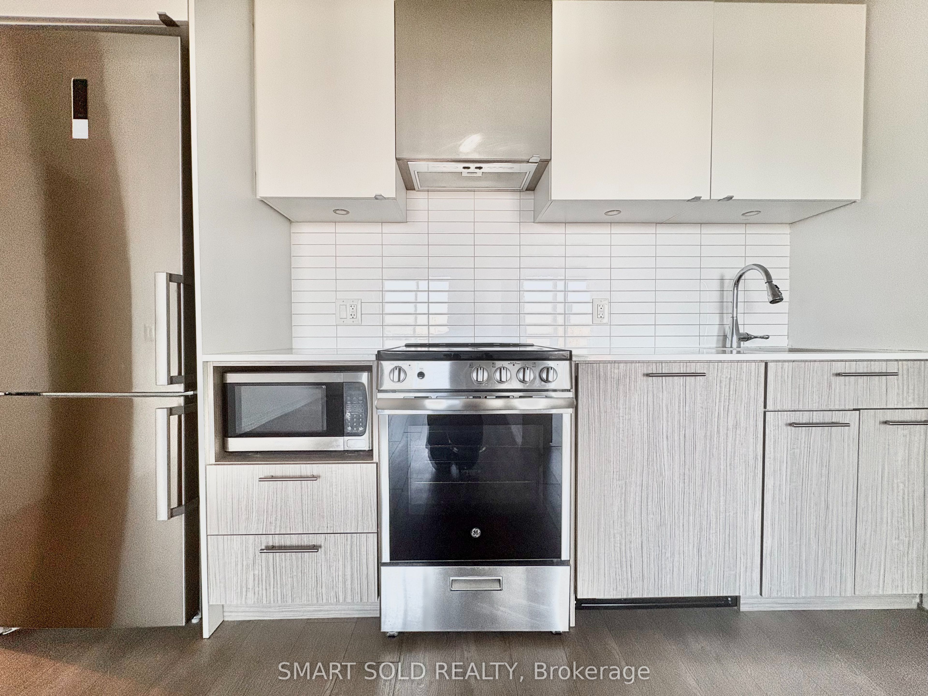 251 Jarvis Street 2213 Property Photo 5
