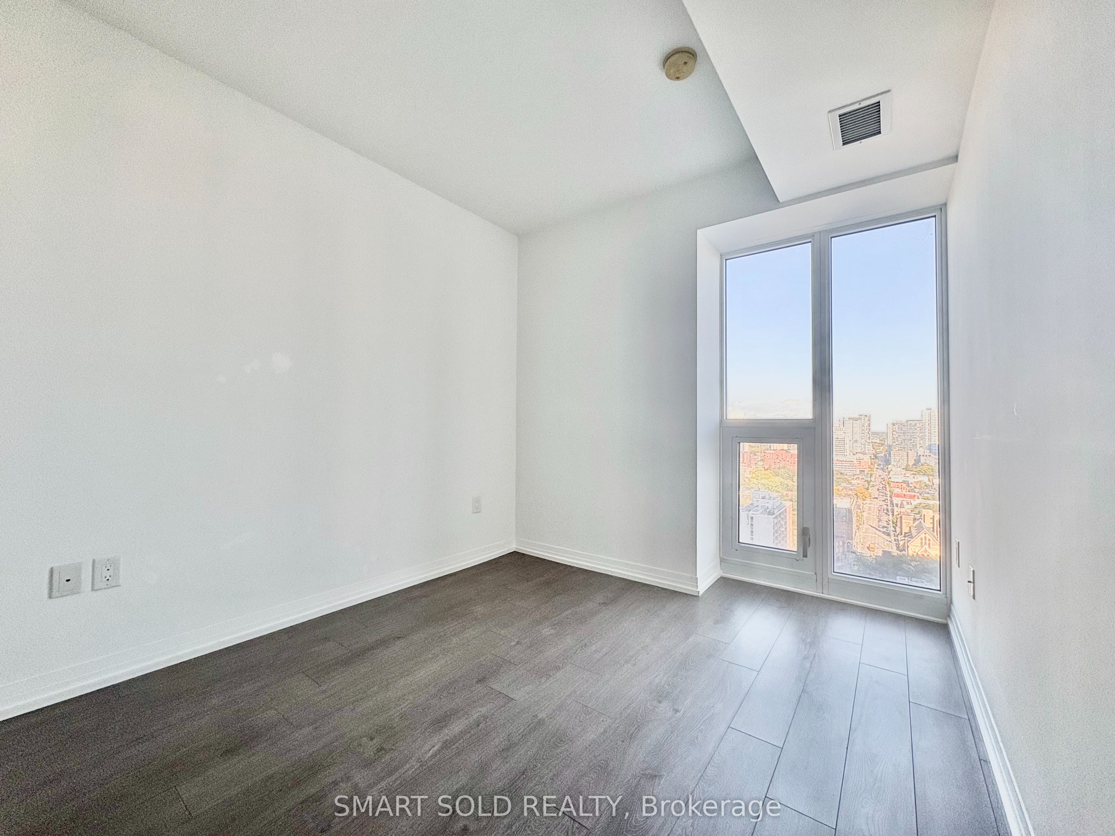 251 Jarvis Street 2213 Property Photo 6