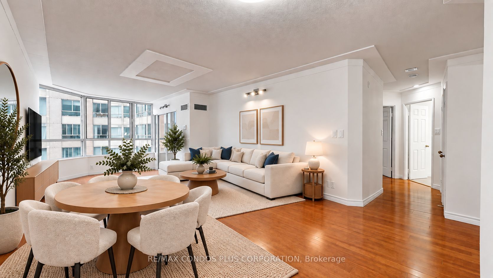 717 Bay Street 702
