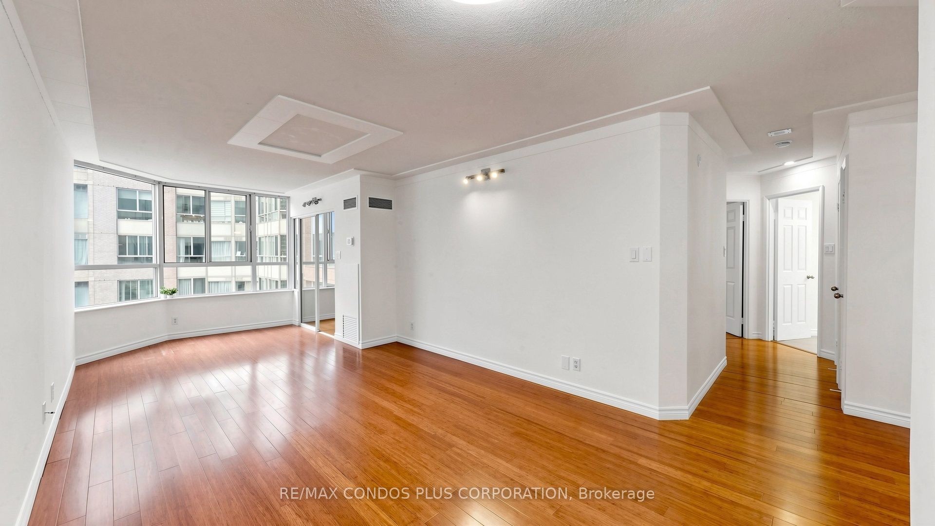 717 Bay Street 702 Property Photo 9