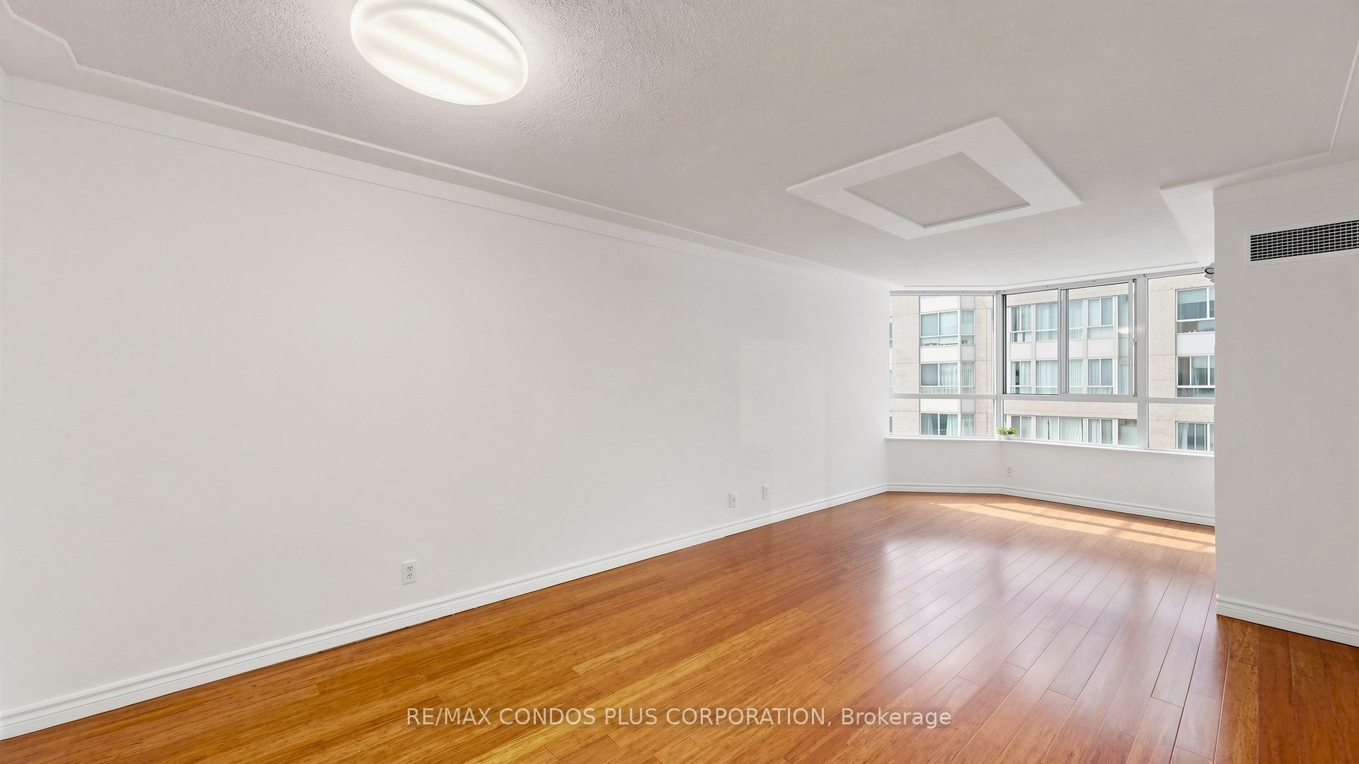 717 Bay Street 702 Property Photo 10