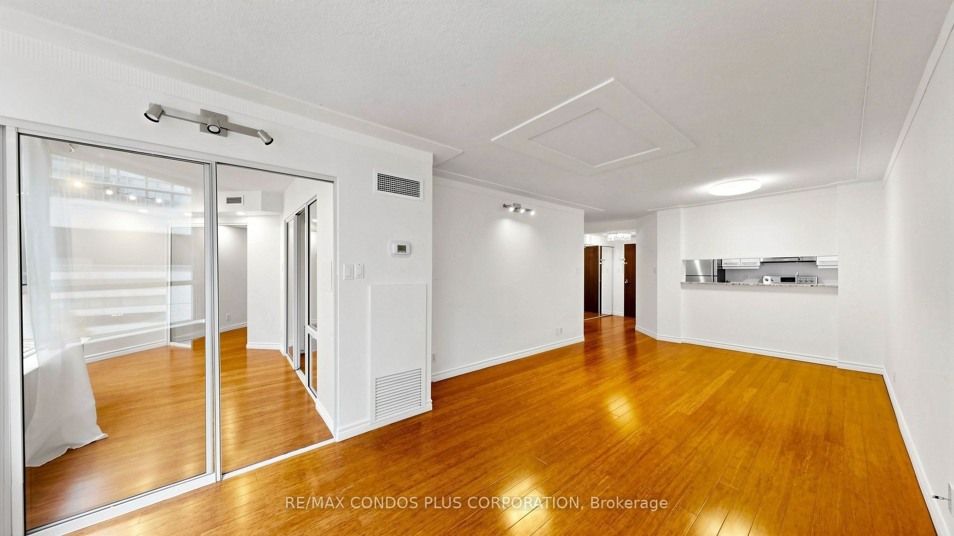 717 Bay Street 702 Property Photo 11