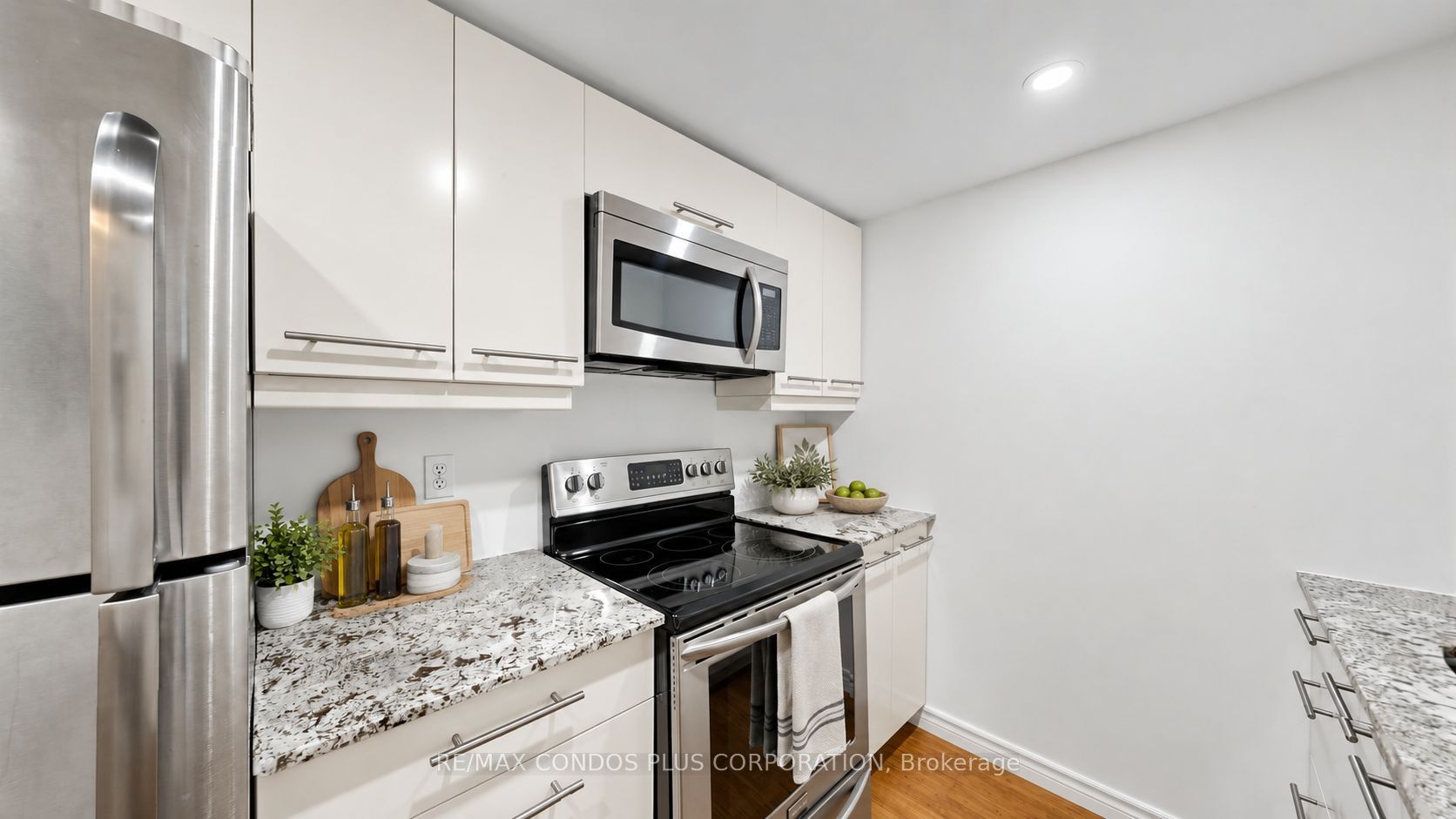 717 Bay Street 702 Property Photo 13