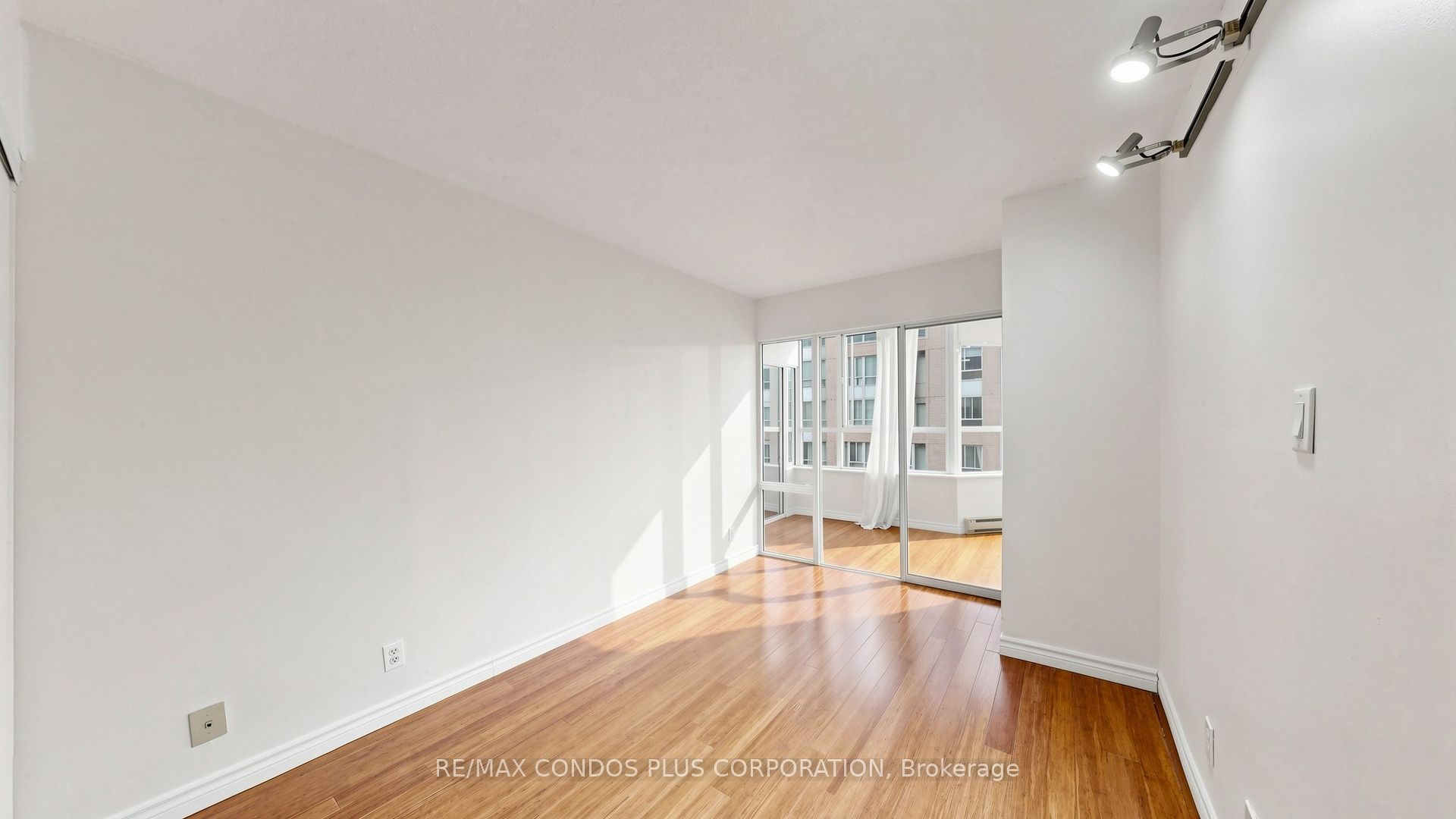 717 Bay Street 702 Property Photo 27