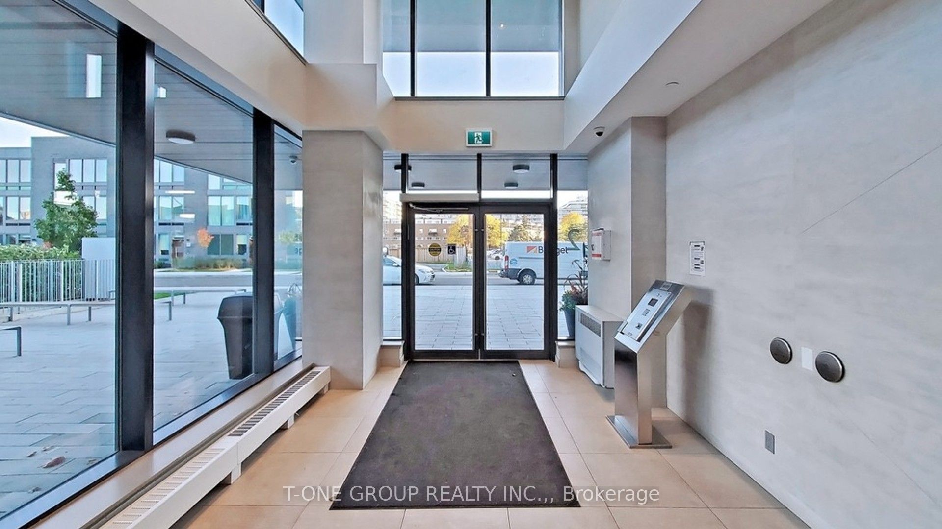 2 Sonic Way 210 Property Photo 3