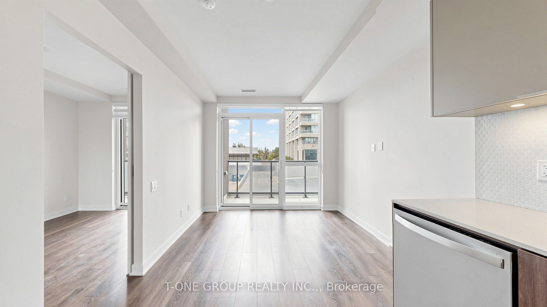 2 Sonic Way 210 Property Photo 10