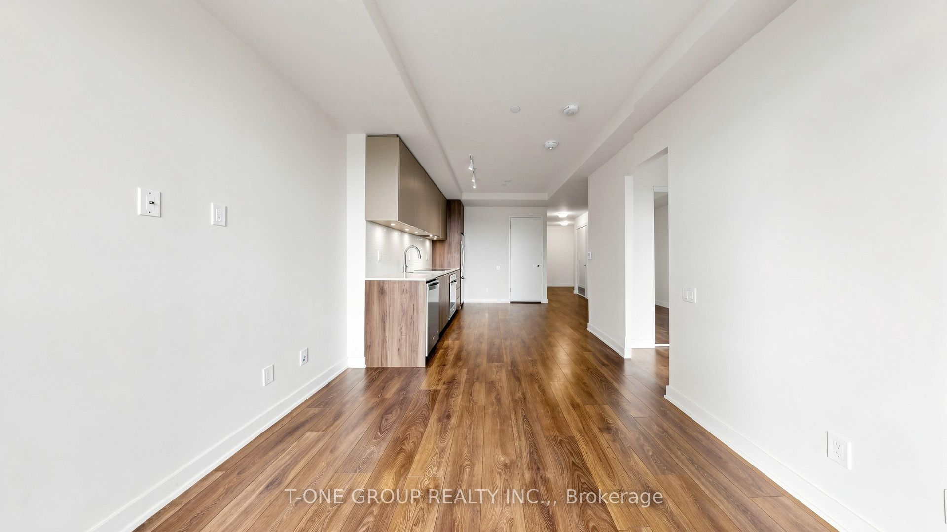 2 Sonic Way 210 Property Photo 14