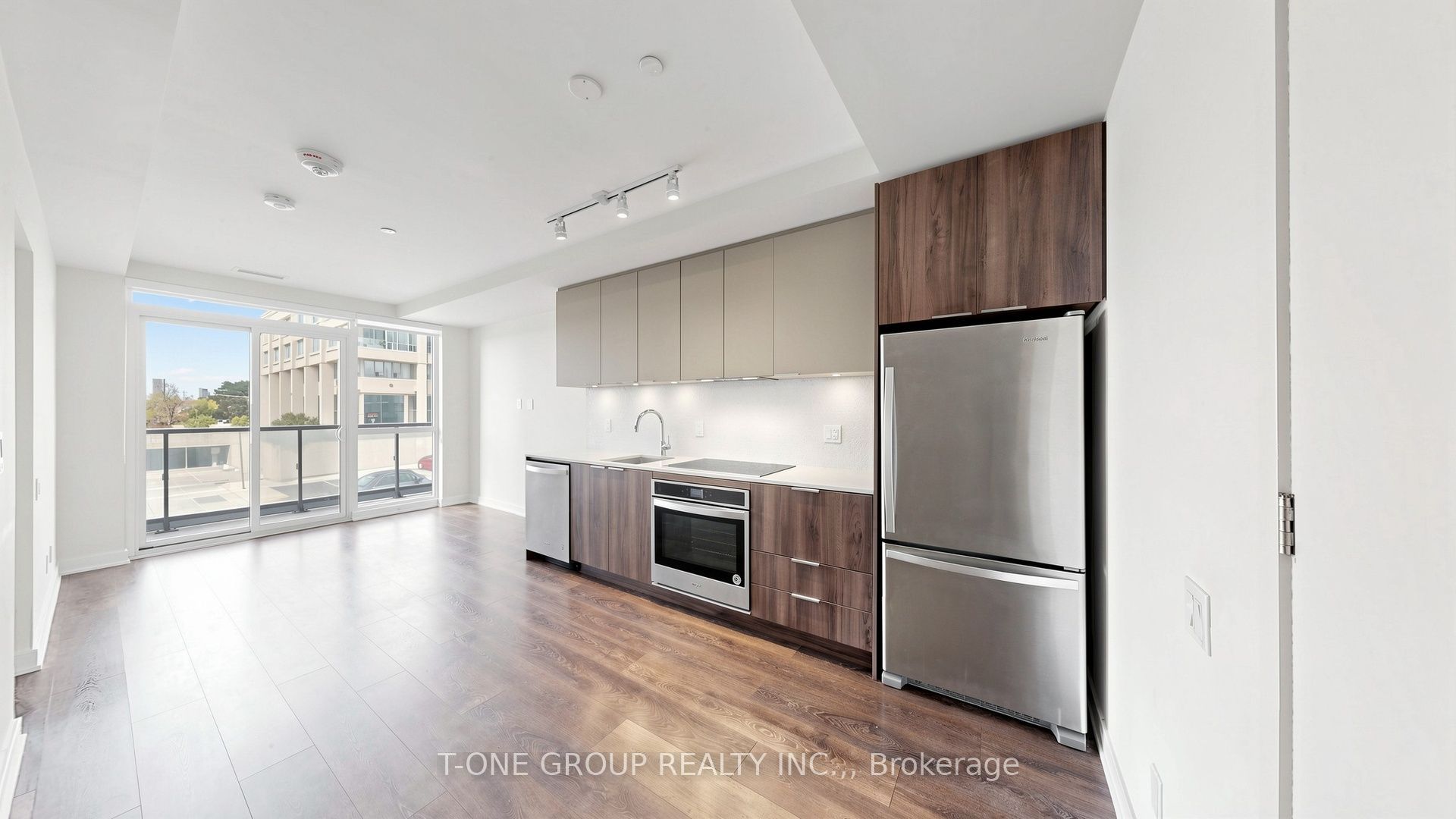 2 Sonic Way 210 Property Photo 16