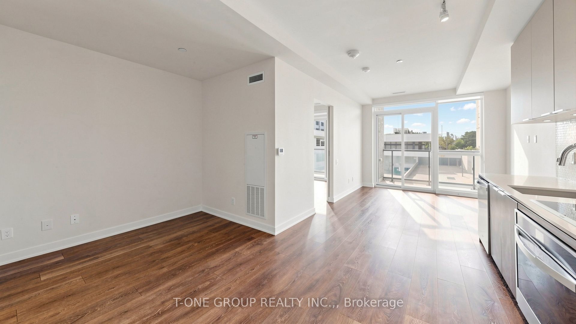 2 Sonic Way 210 Property Photo 19