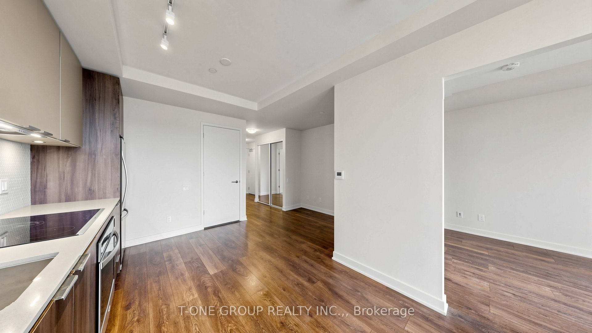 2 Sonic Way 210 Property Photo 20