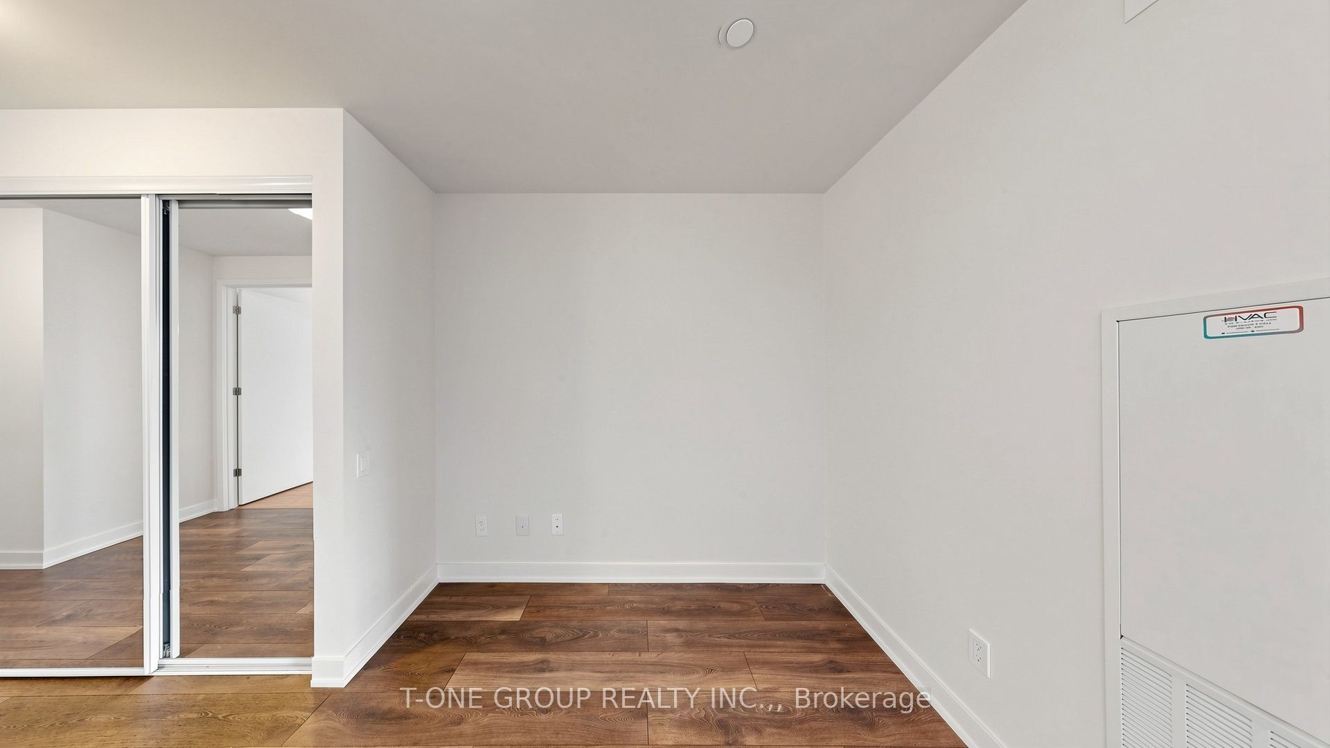 2 Sonic Way 210 Property Photo 23