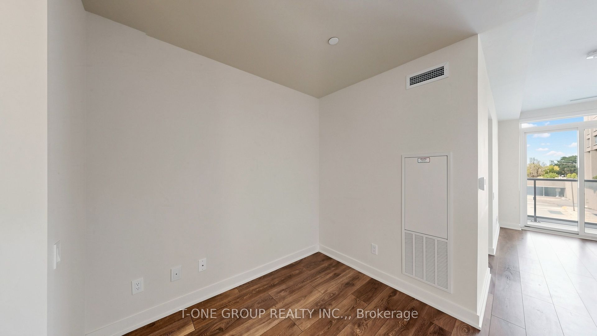 2 Sonic Way 210 Property Photo 24