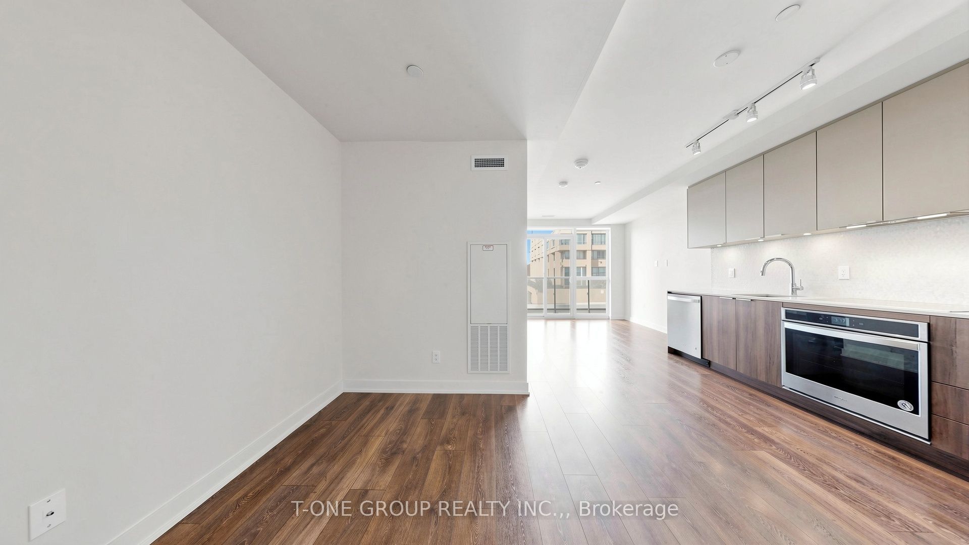 2 Sonic Way 210 Property Photo 27