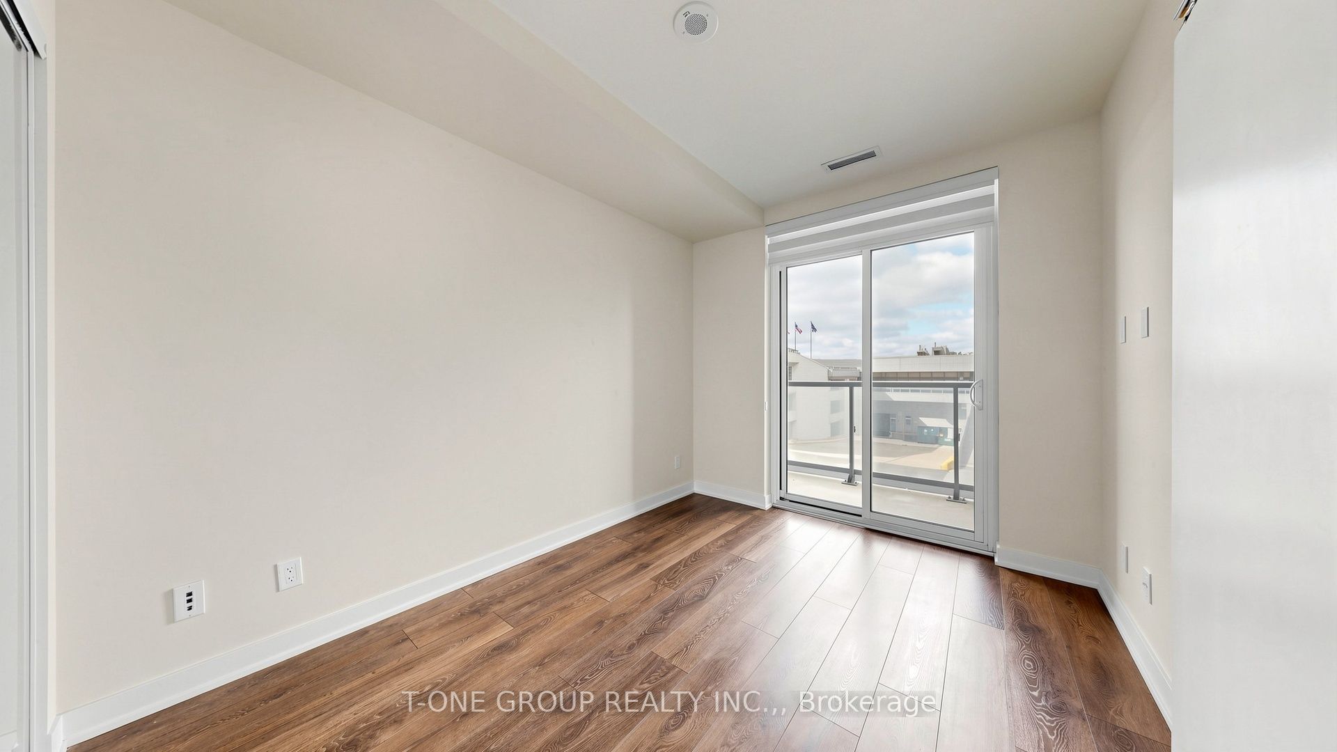 2 Sonic Way 210 Property Photo 28