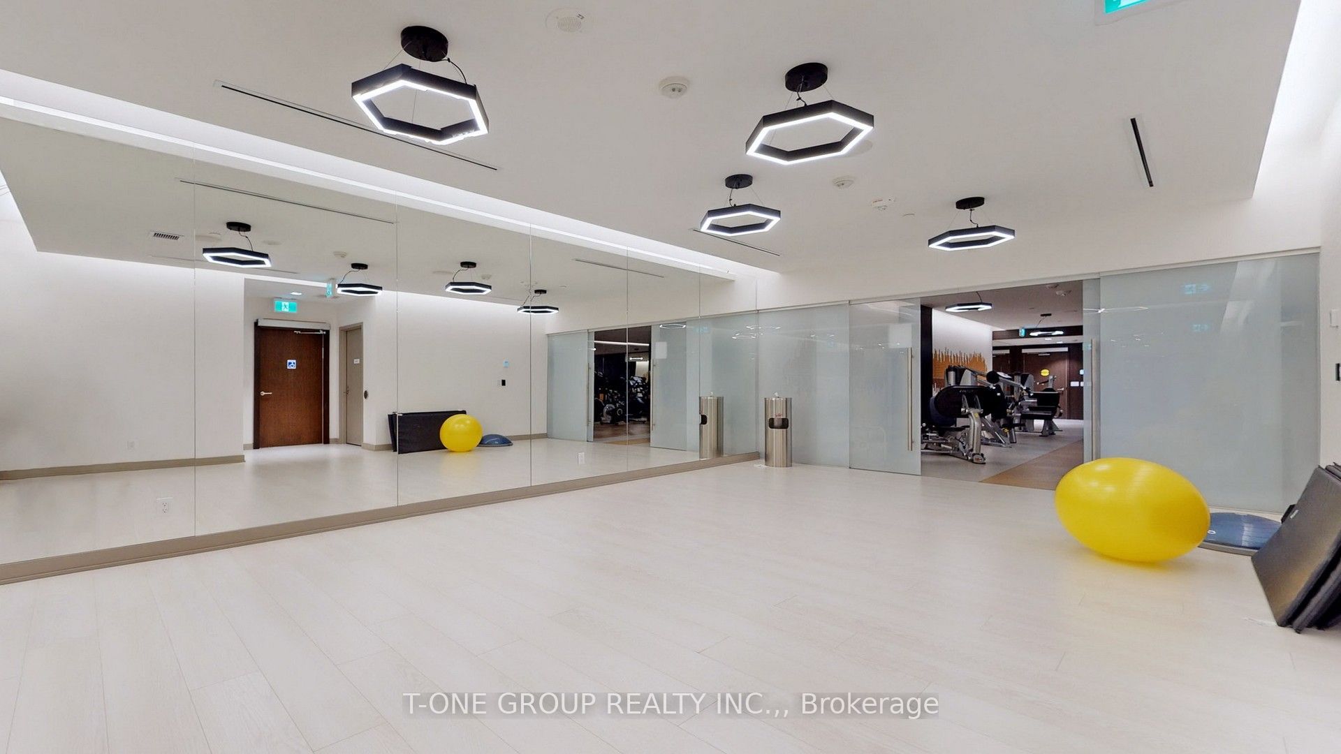 2 Sonic Way 210 Property Photo 39
