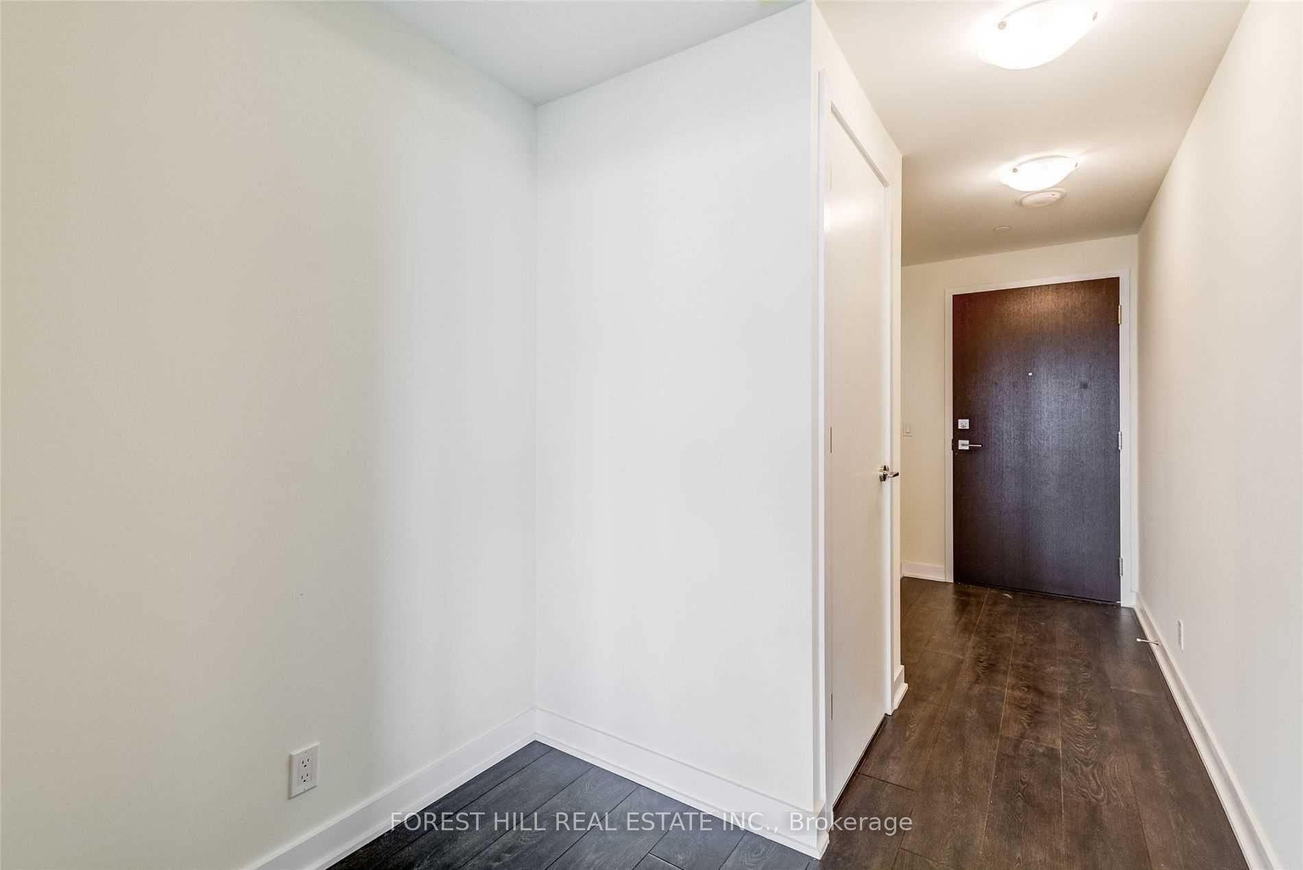 2221 Yonge Street 4201 Property Photo 6