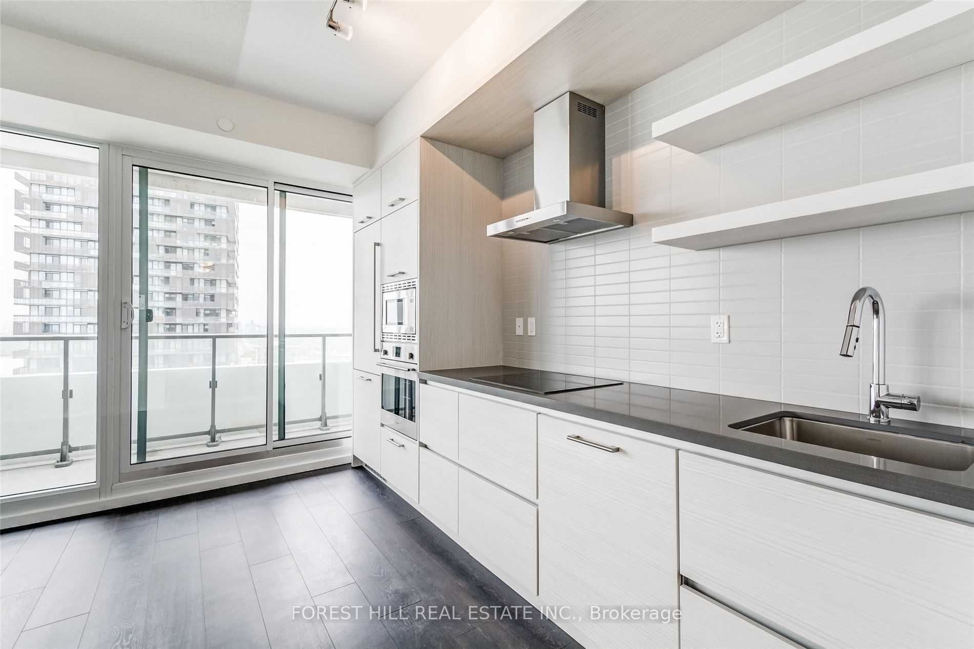 2221 Yonge Street 4201 Property Photo 8