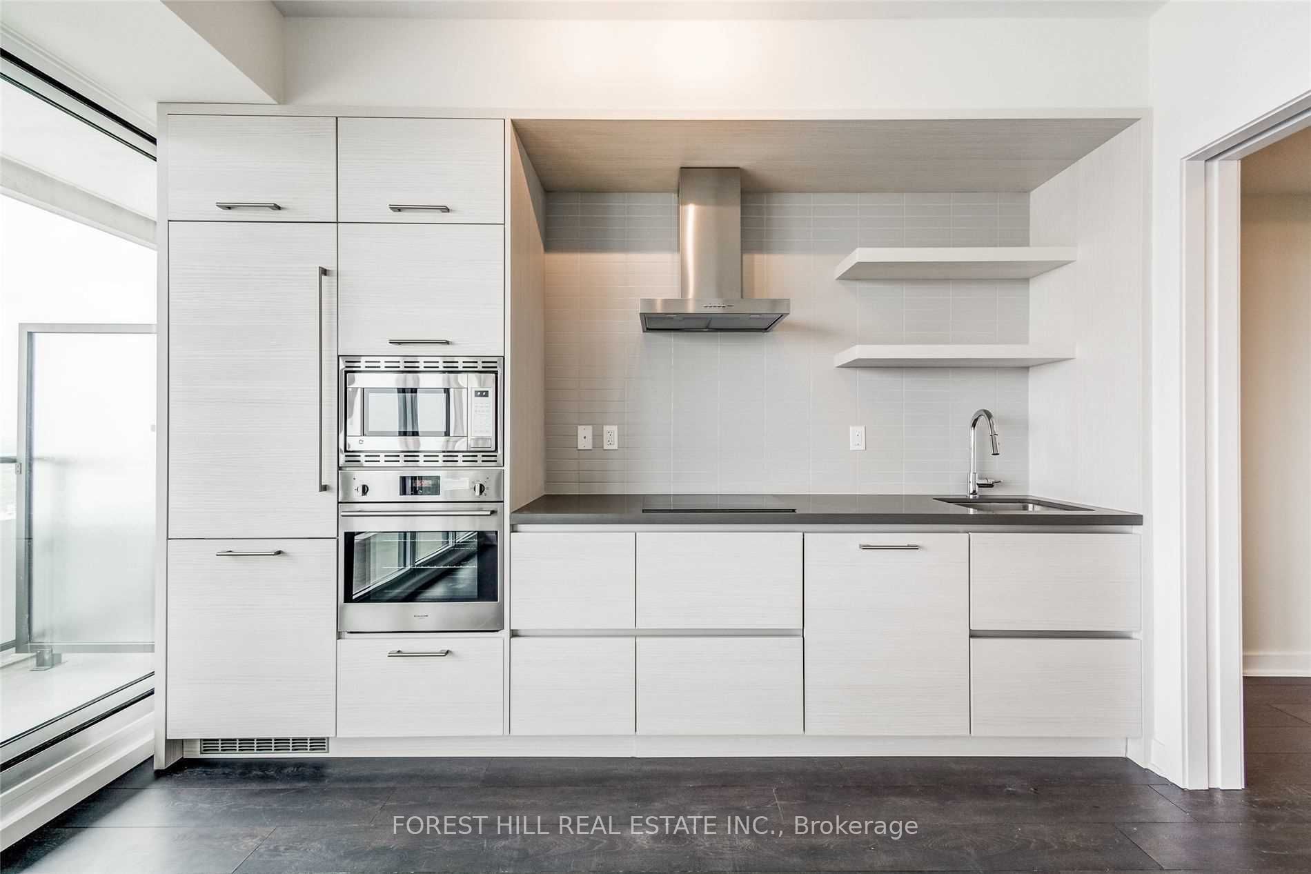 2221 Yonge Street 4201 Property Photo 9