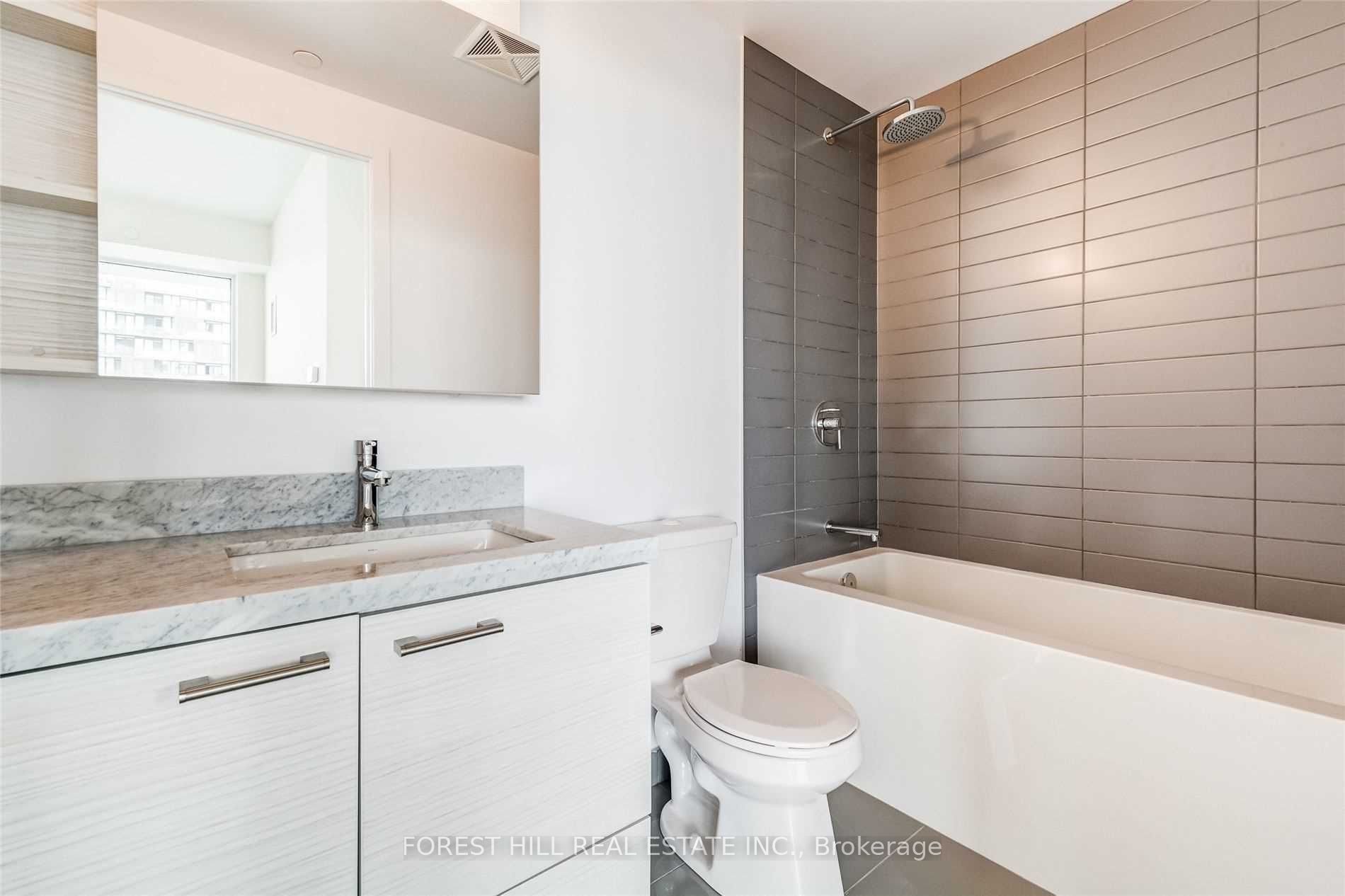 2221 Yonge Street 4201 Property Photo 17