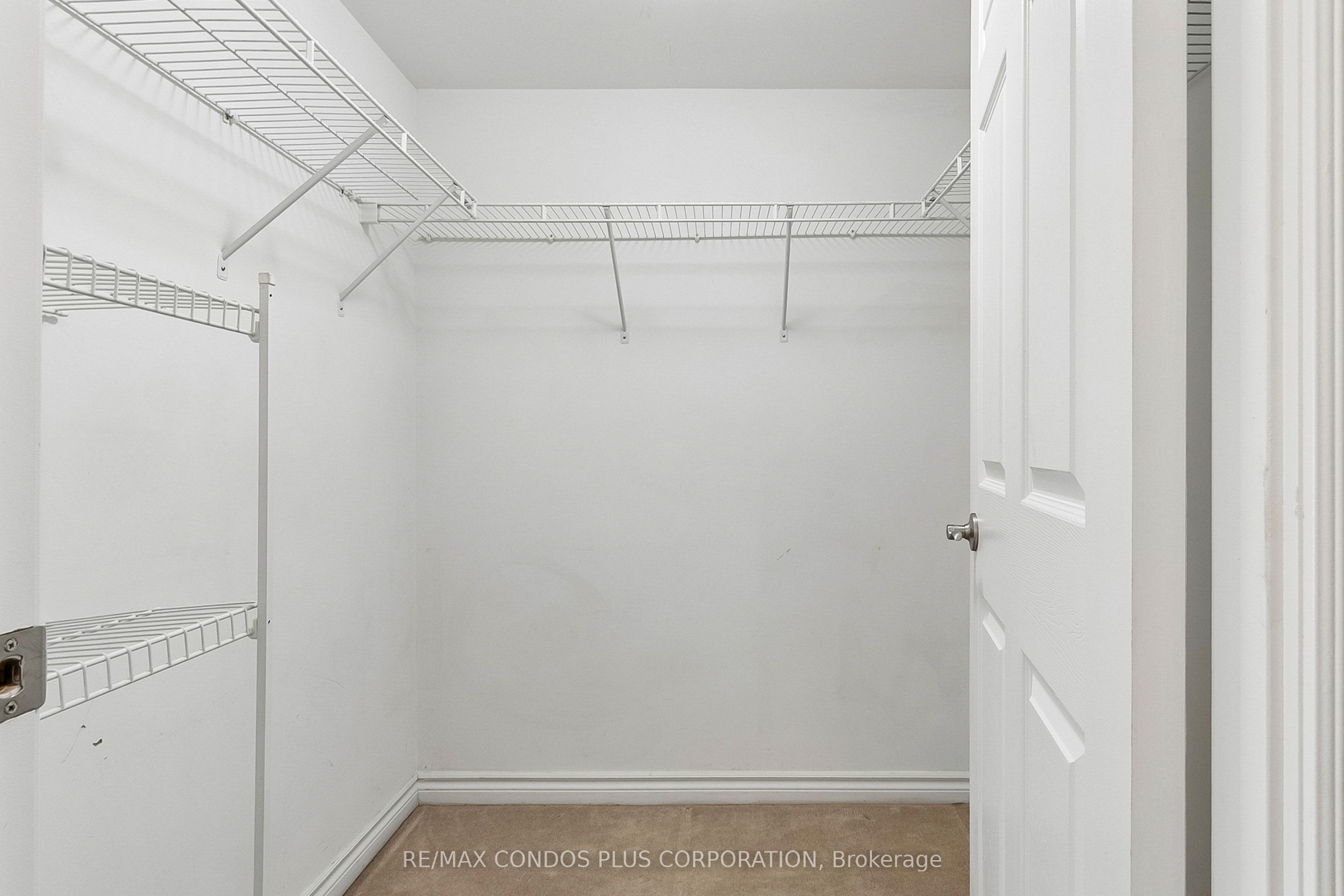 250 Wellington Street W 240 Property Photo 13