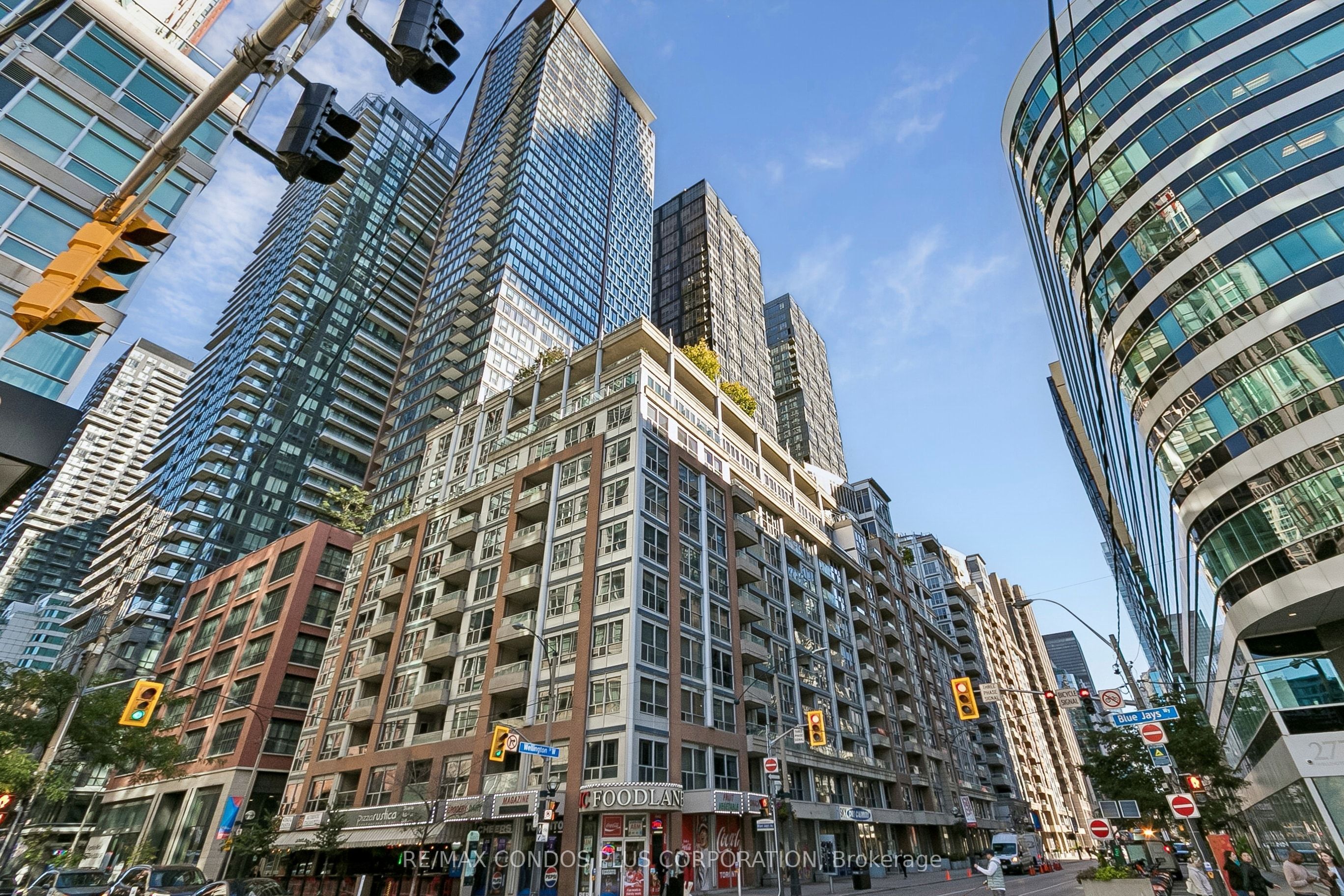 250 Wellington Street W 240 Property Photo 29