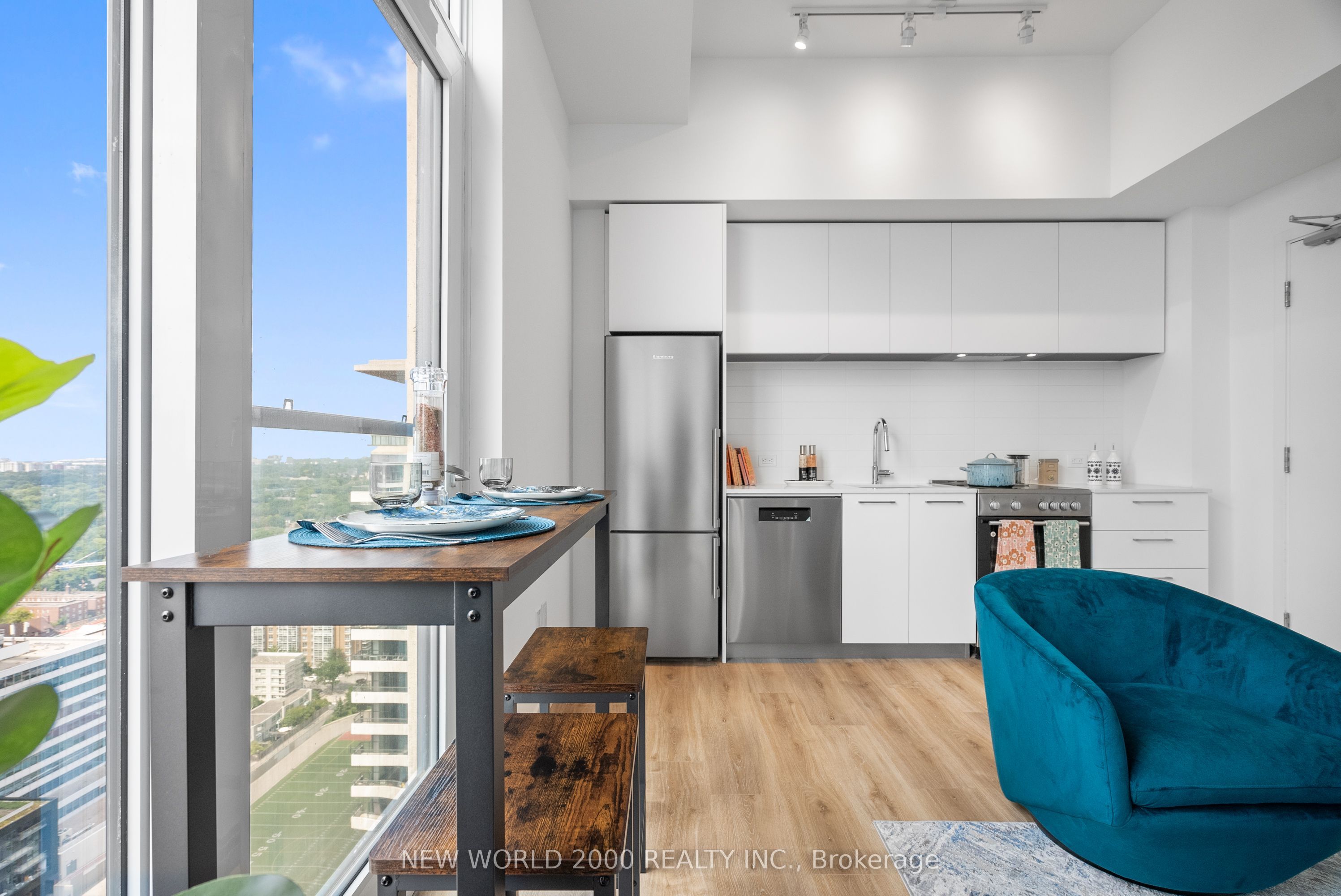 101 Roehampton Avenue 1210 Property Photo 19