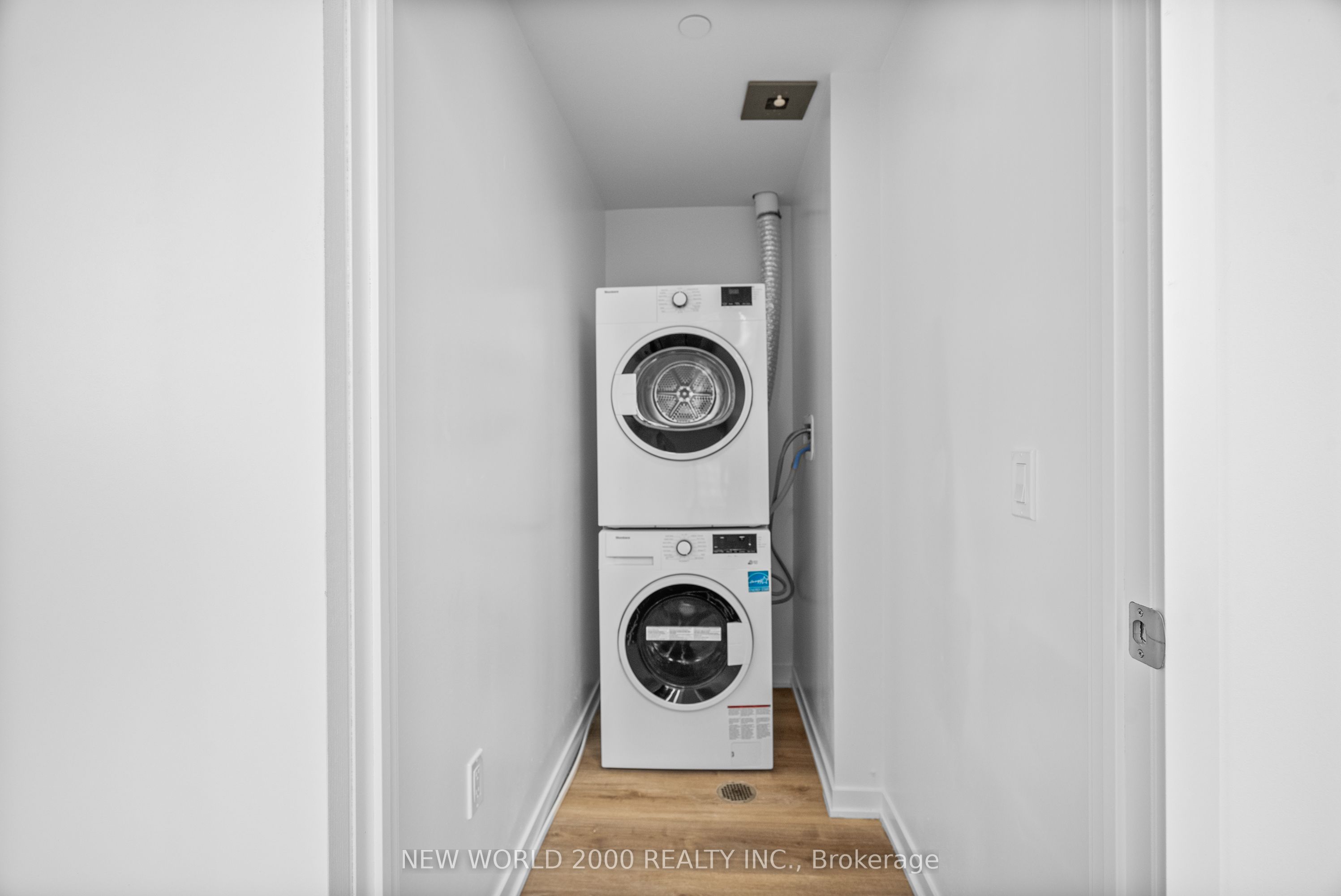 101 Roehampton Avenue 1210 Property Photo 29