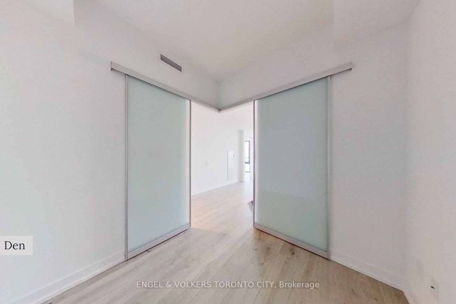 161 Roehampton Avenue 4211 Property Photo 8