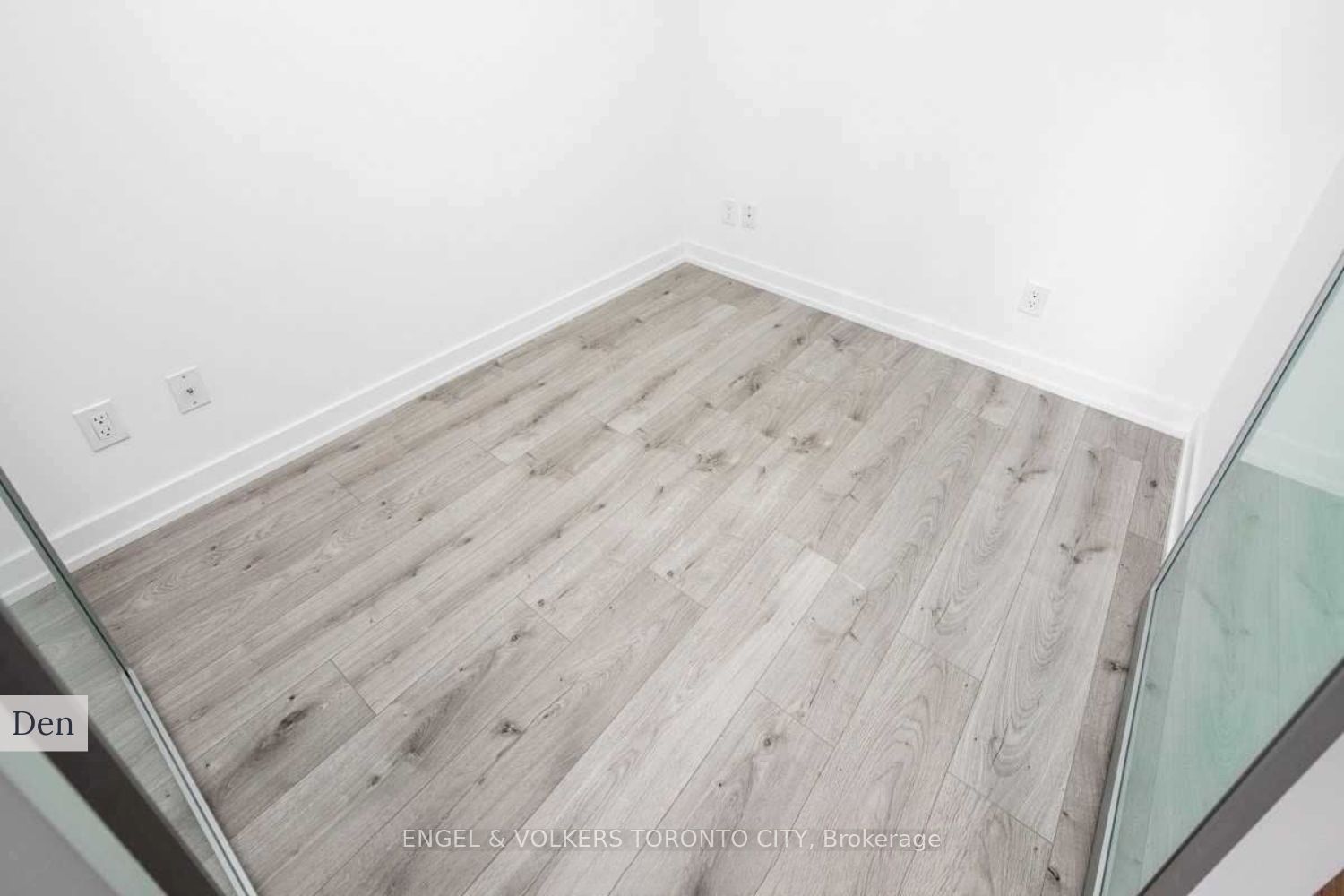 161 Roehampton Avenue 4211 Property Photo 11