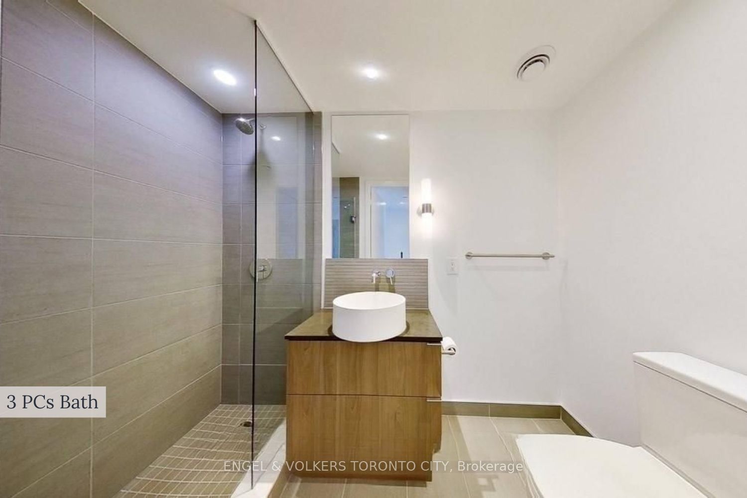 161 Roehampton Avenue 4211 Property Photo 12