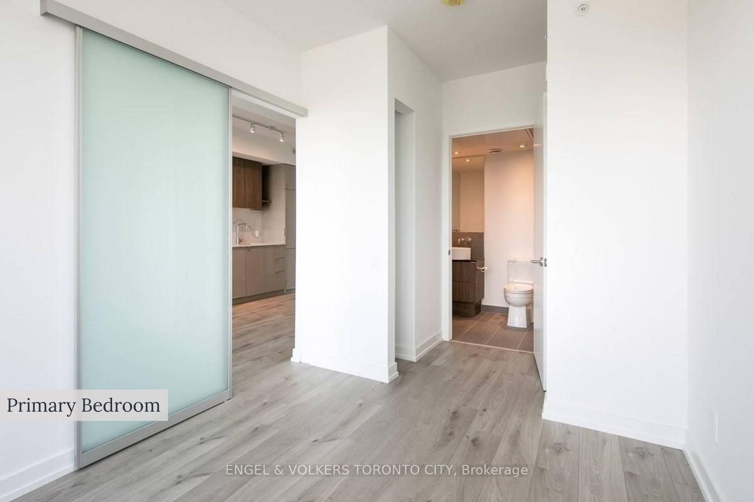 161 Roehampton Avenue 4211 Property Photo 13
