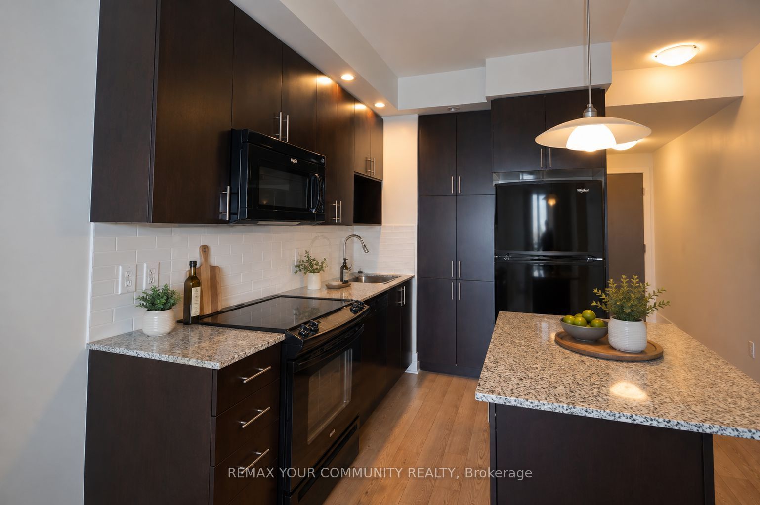 181 Wynford Drive 503 Property Photo 4