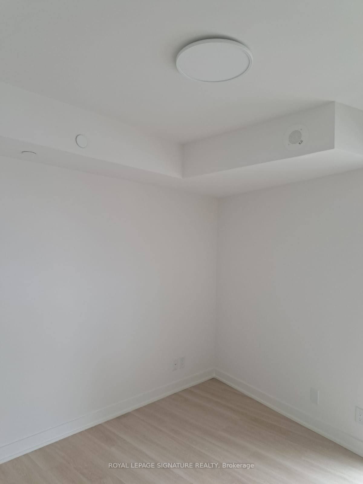 30 Tretti Way 204 Property Photo 14