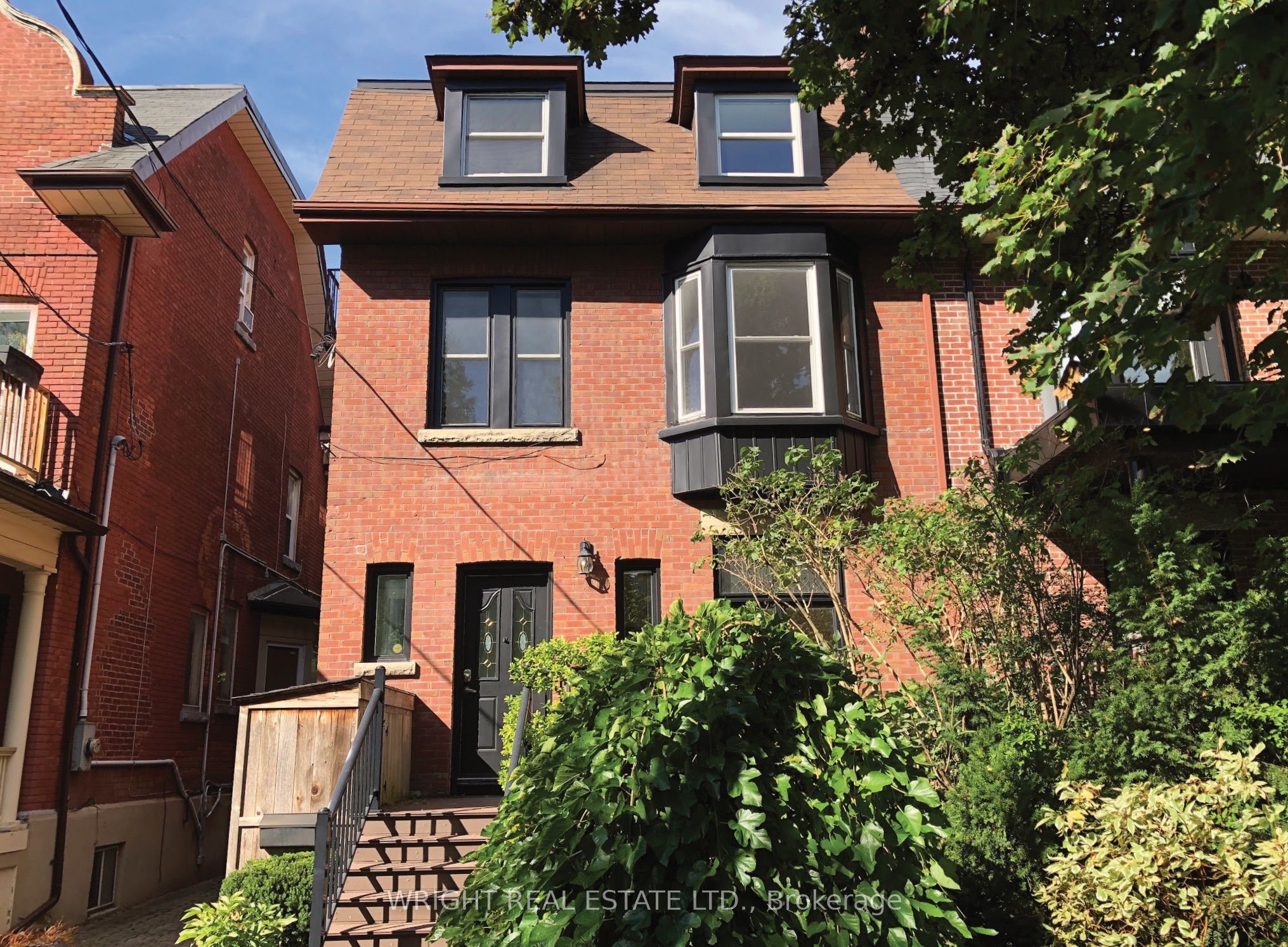 112 Albany Avenue Property Photo 1