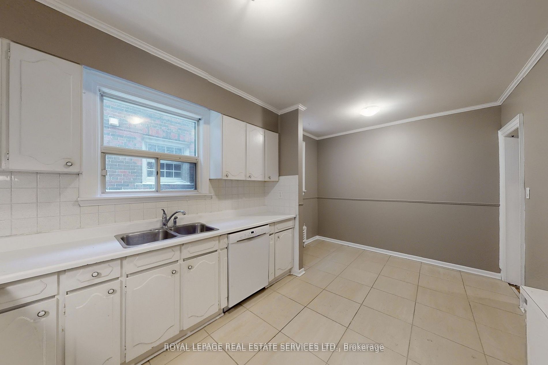 89 Oriole Parkway Property Photo 7