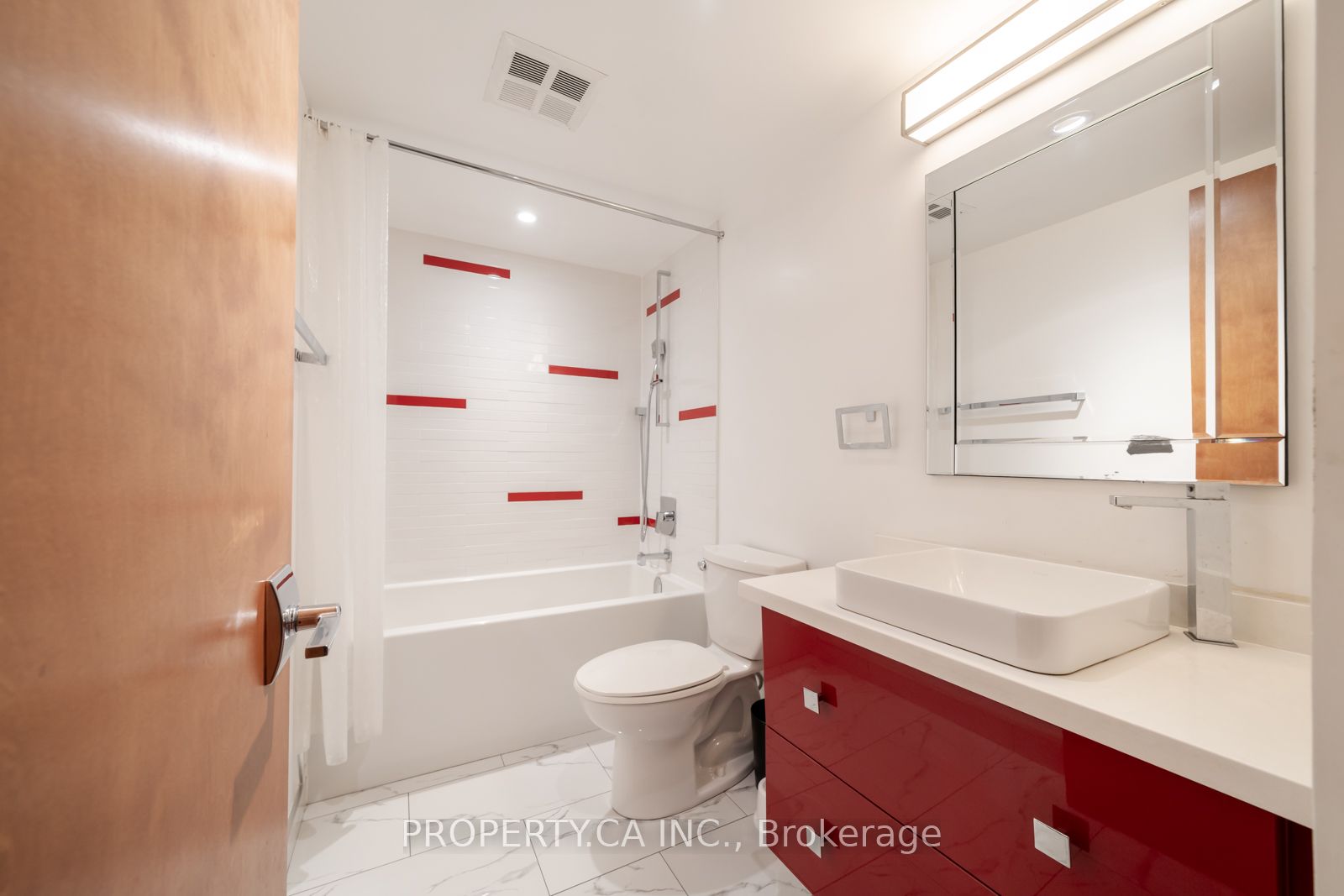 1 Concorde Place 1202 Property Photo 18