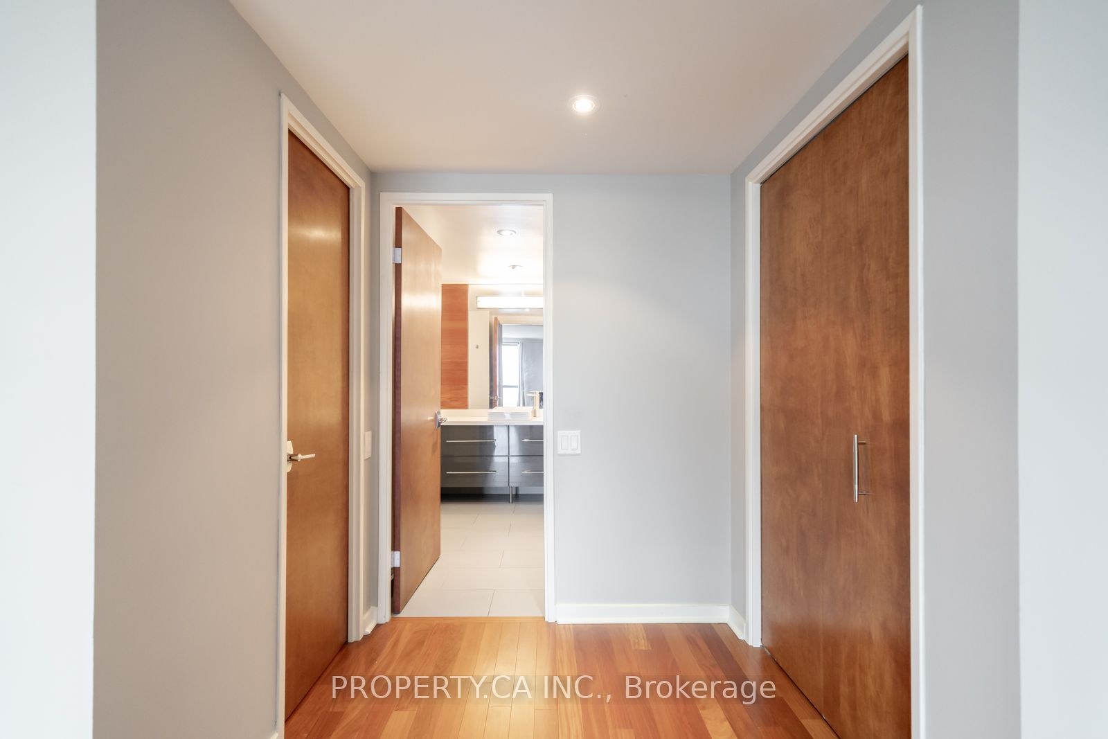 1 Concorde Place 1202 Property Photo 22