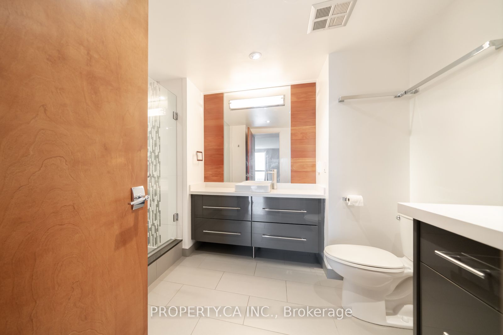 1 Concorde Place 1202 Property Photo 23